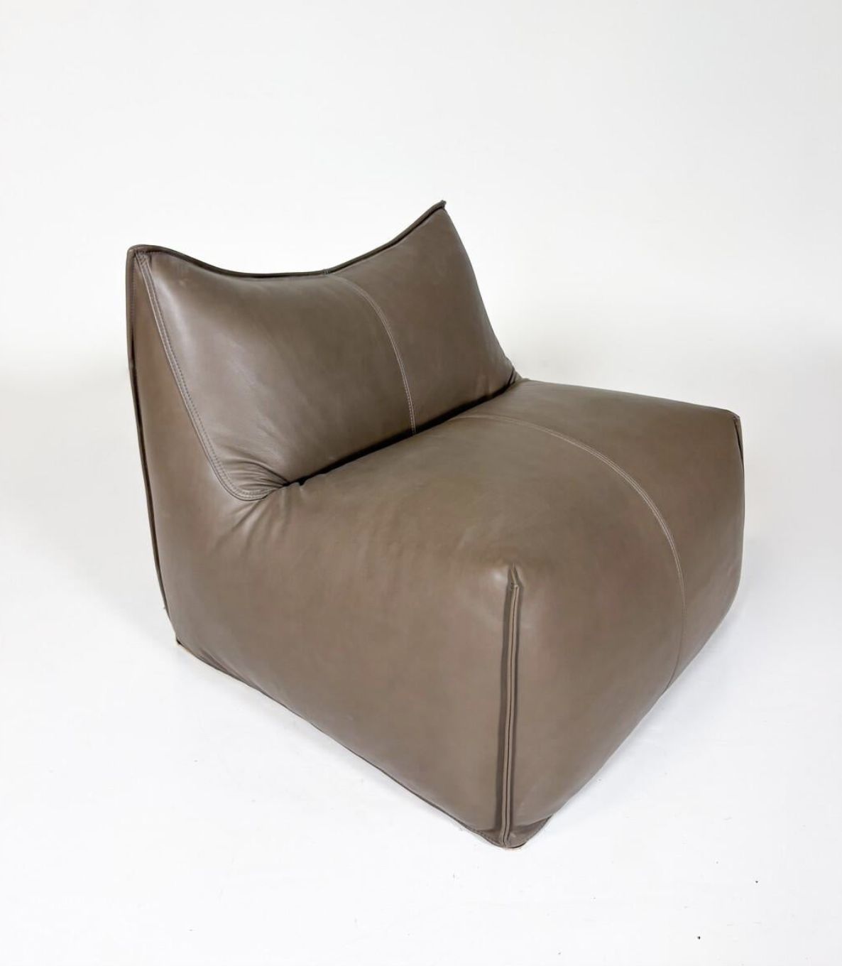 photo furniture “Le Bambole” Chair By Mario Bellini For B&B Italia – 1970s – New Upholstery