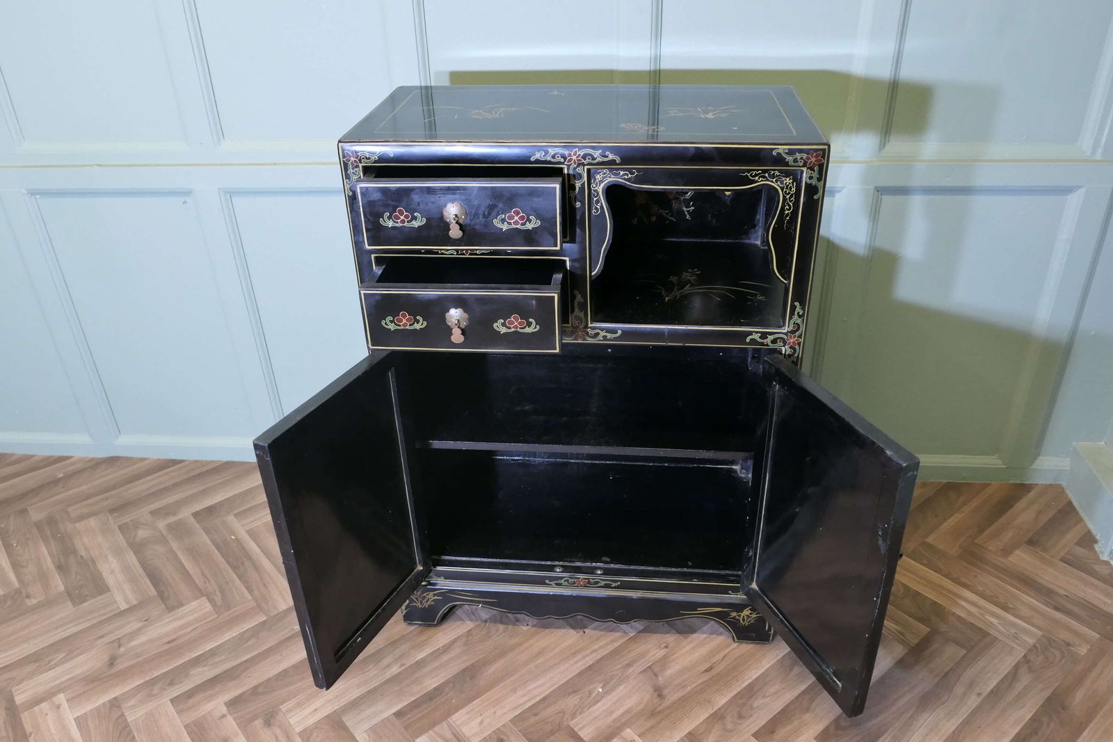 Pretty Black Chinoiserie Cupboard Decorated With Birds And Flowers photo buy