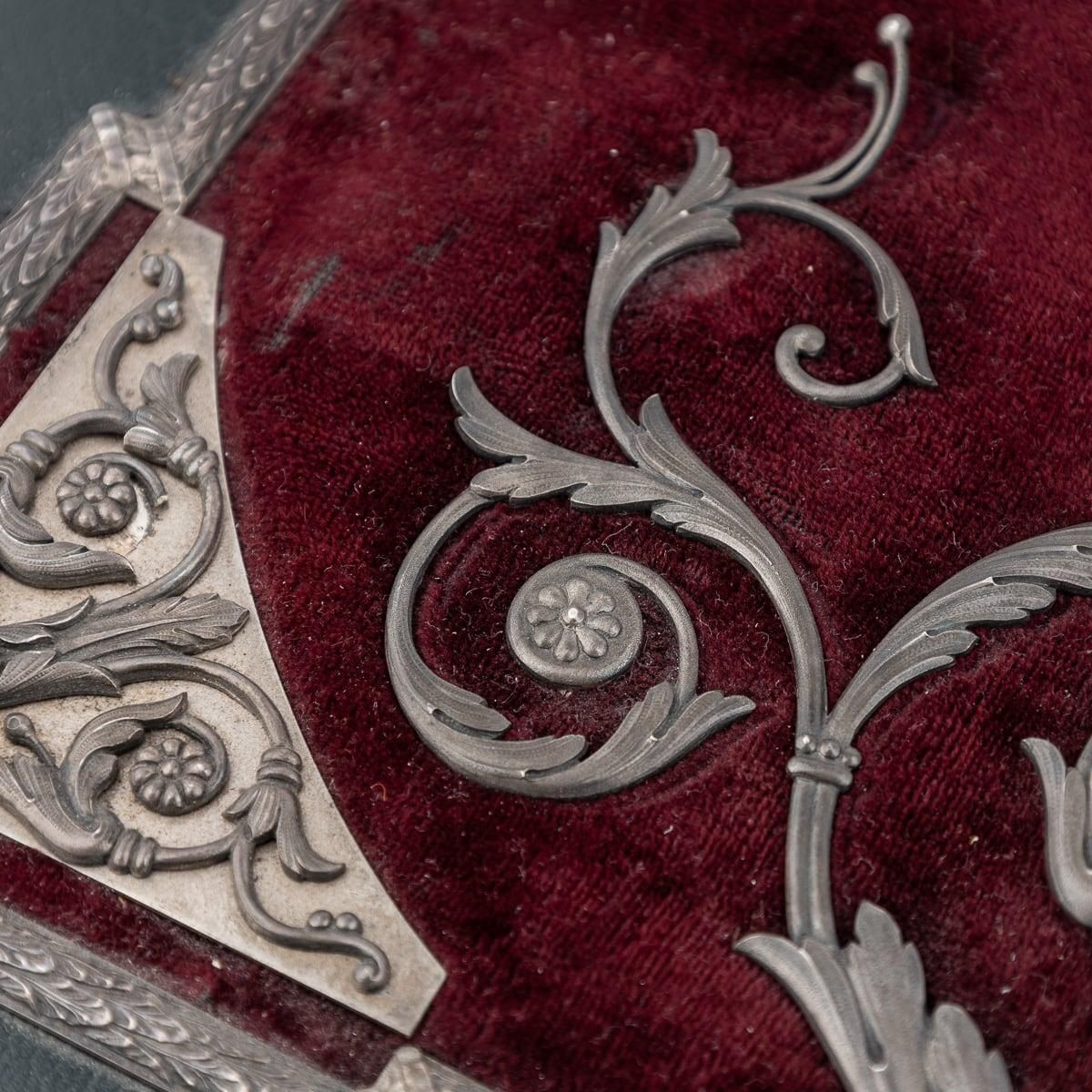 photo vintage Antique 19th Century Russian Solid Silver, Velvet & Leather Book Cover C.1890