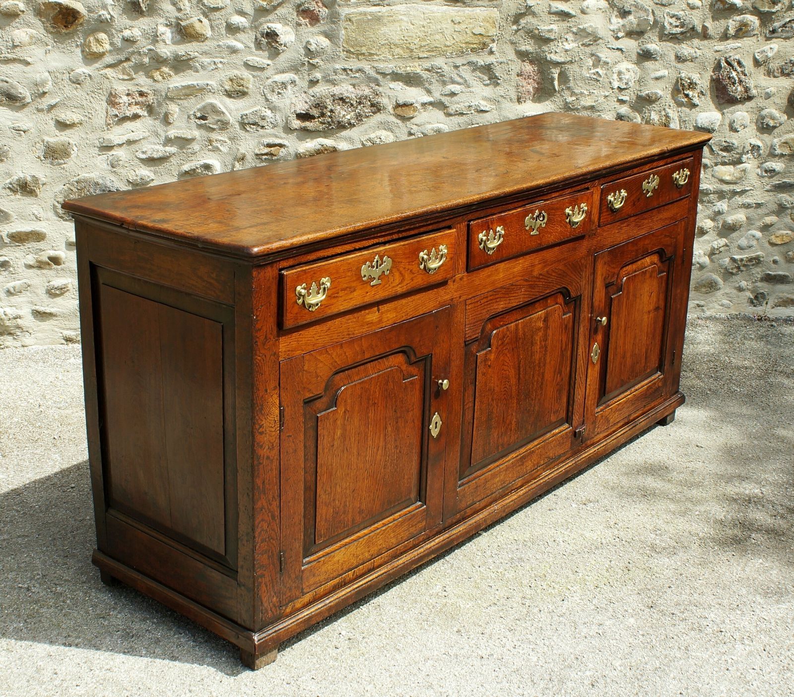 18th Century Oak Dresser., 18th Century And Earlier photo Furniture