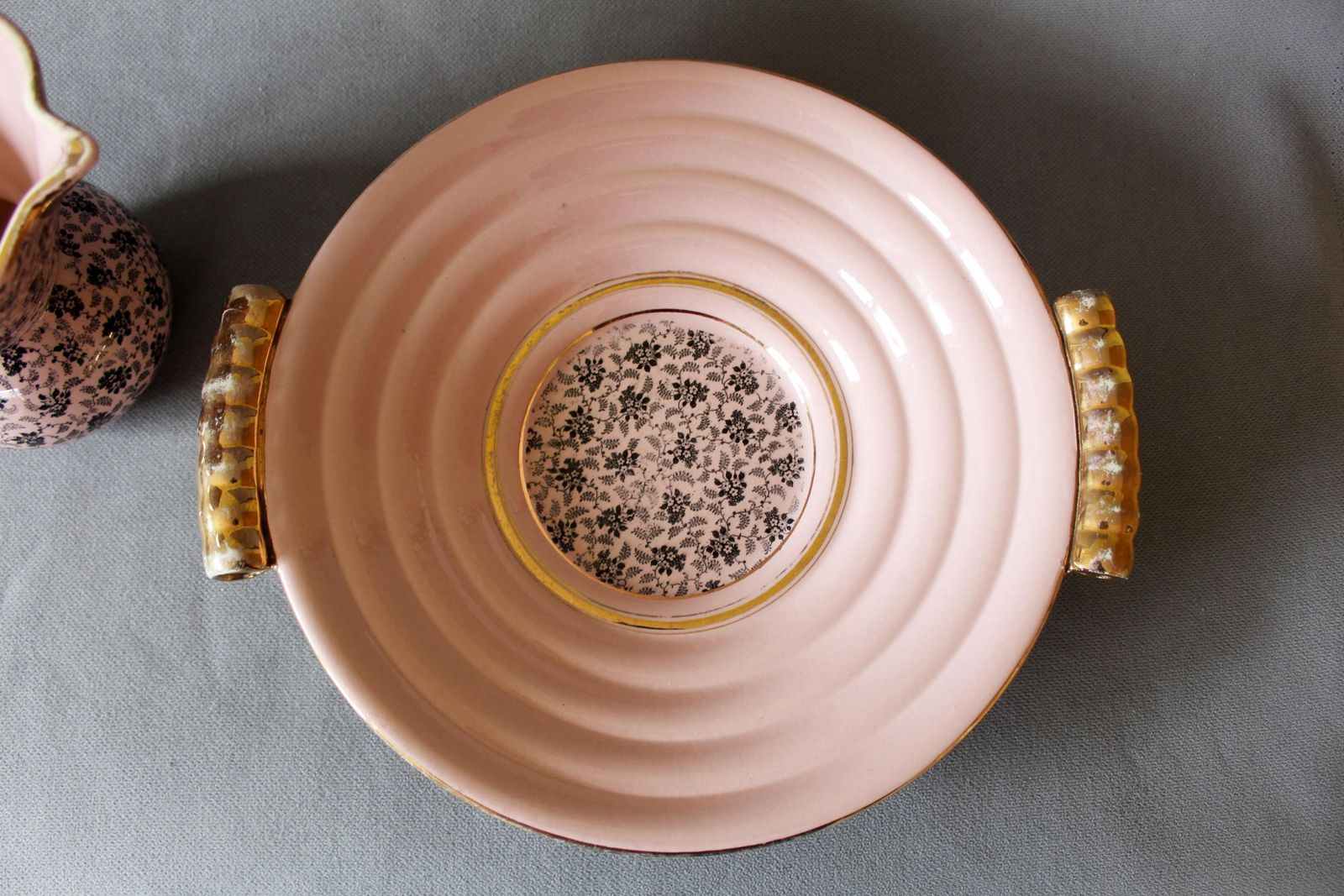 Set Van 2 Art Deco Raymond Chevallier, Boch Freres Keramis Grote Keramische Schaal En Kan, Middenstuk België, Zachtroze, Catteau Ca. 1938 photo Woonaccessoires