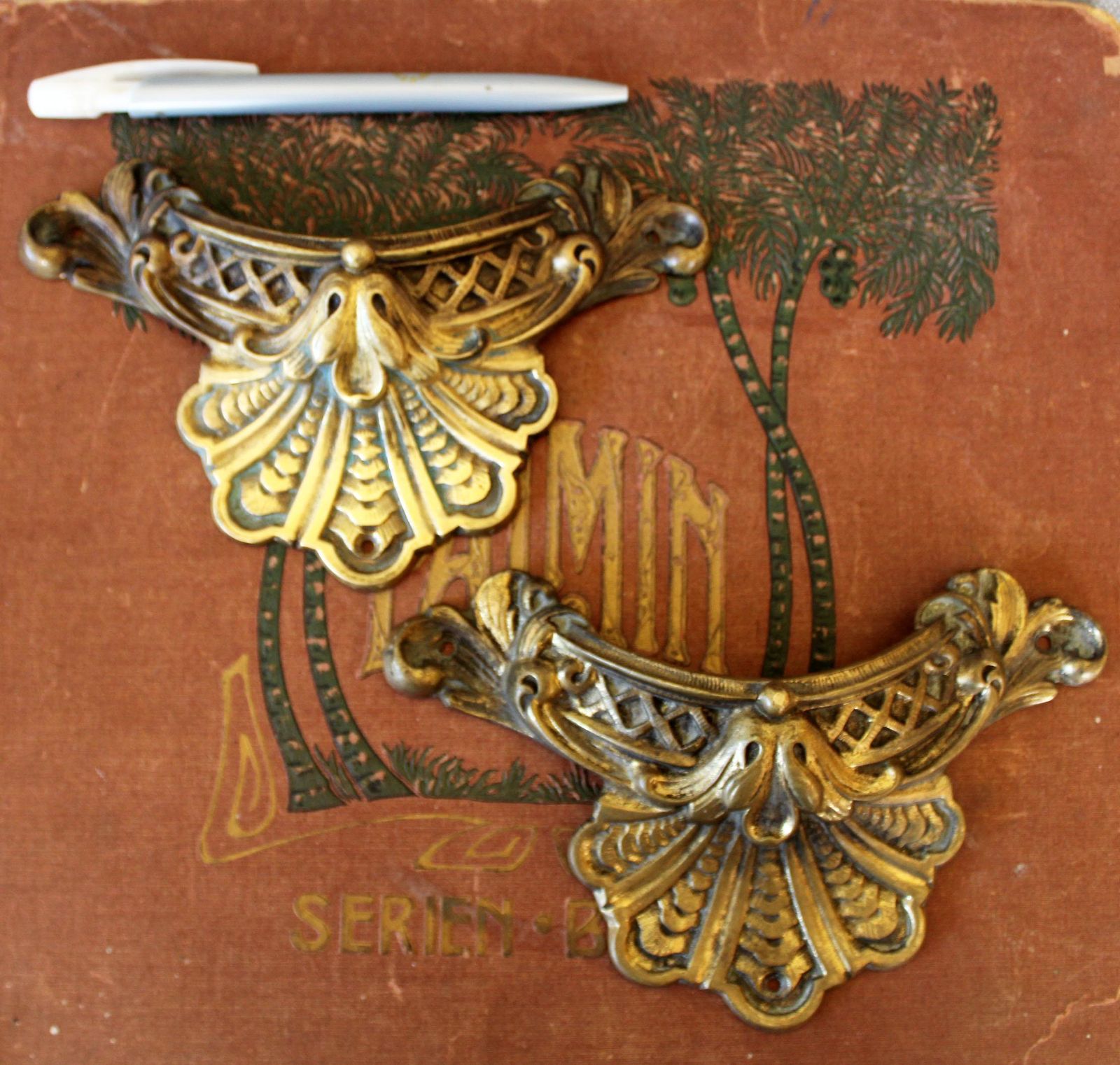 Set Van Twee Antieke Rococo Regency Gegoten Bronzen Handgrepen, Pianohandgrepen, Draaghandgrepen, Meubelhandgrepen, Restauratiemateriaal, Architecturaal photo 85.0