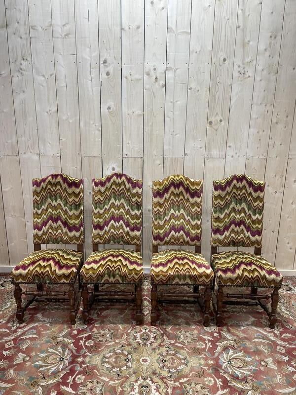 4 Chaises De Style Louis XIII En Bois Tournés Et Velours photo vinterior