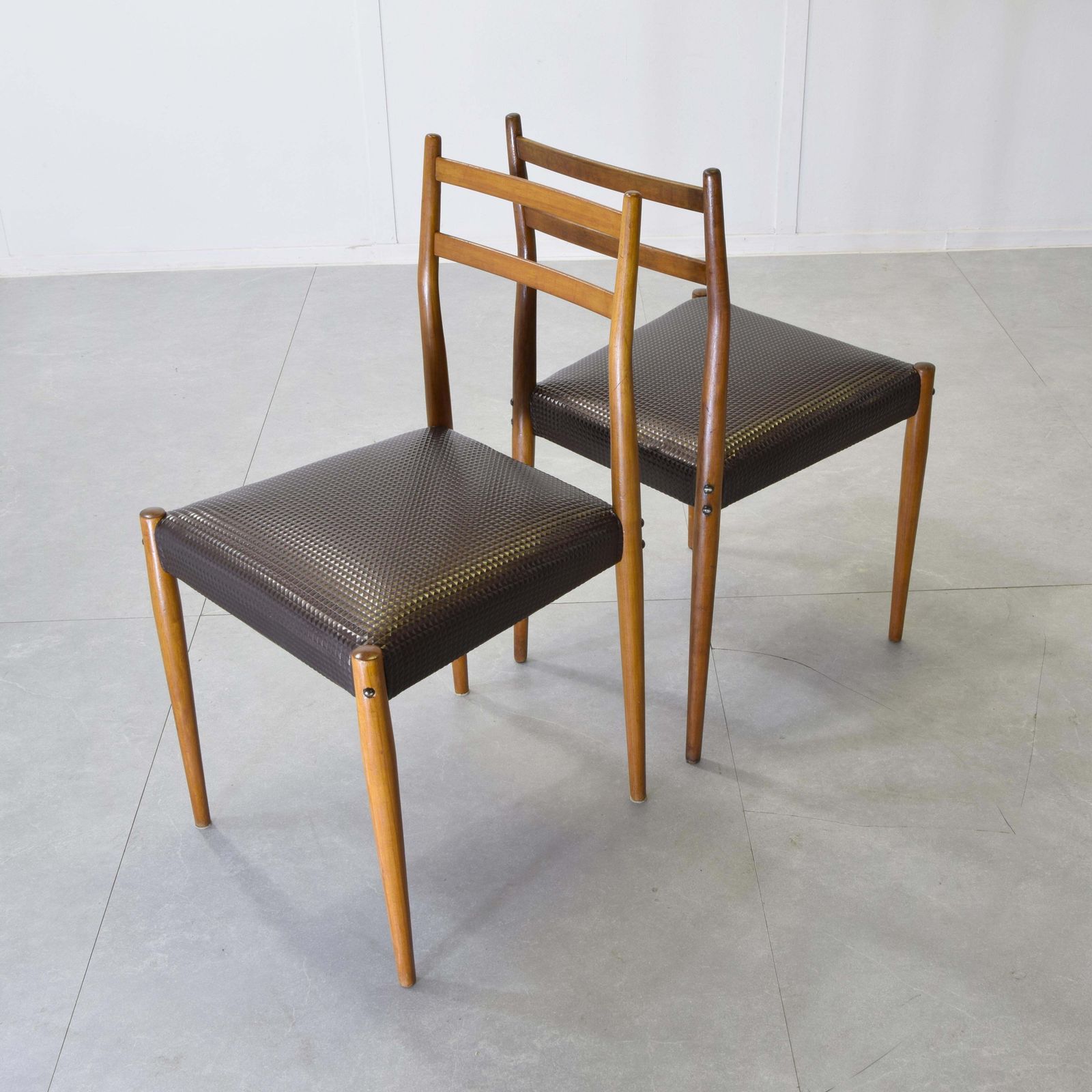 photo for sale Fratelli Reguitti Set Of Gio Ponti Chairs.