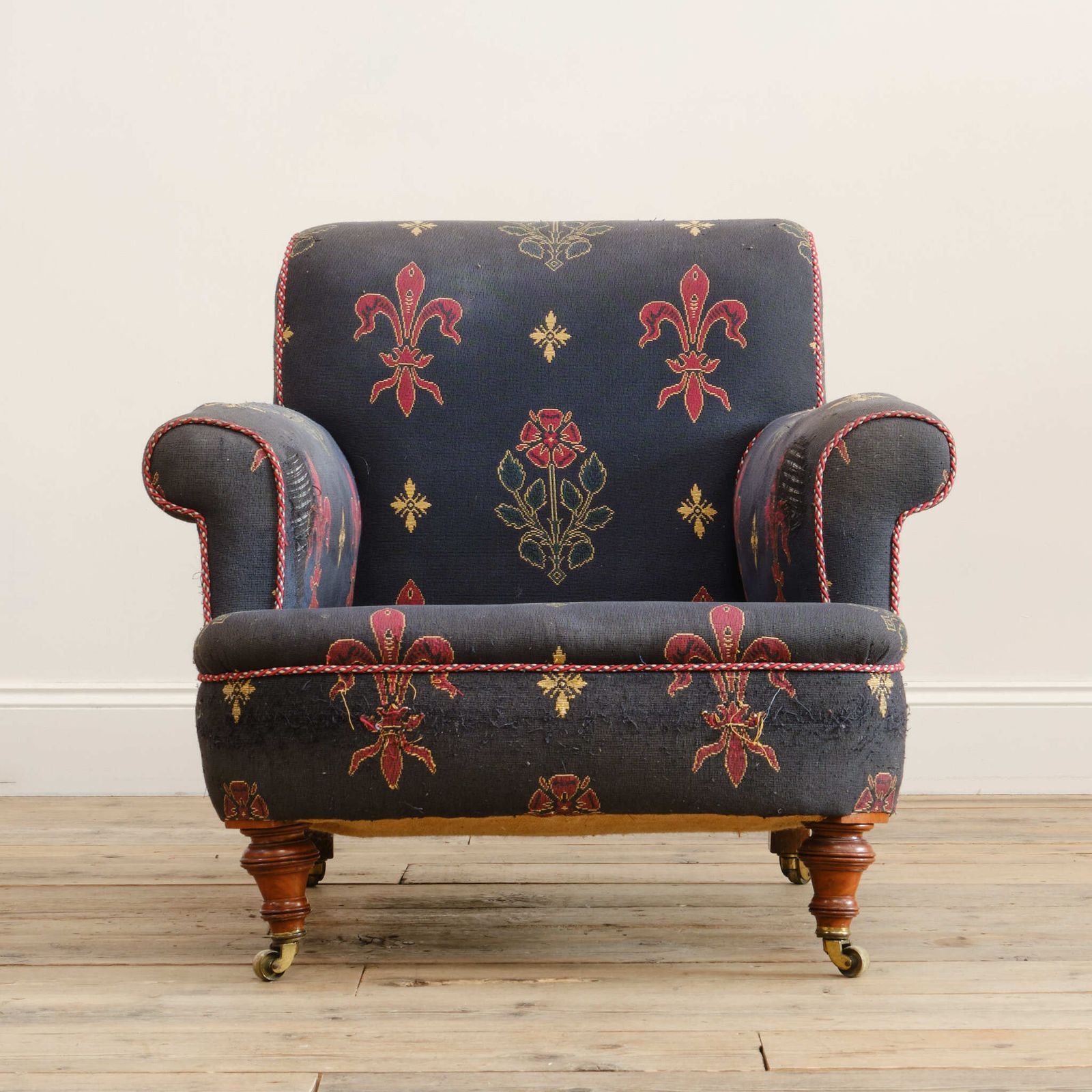 photo furniture 19th Century John Taylor & Sons Country House Armchair