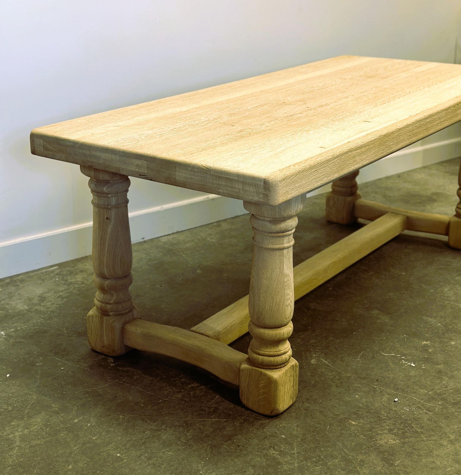 Grote, Geschuurde Franse Vintage Eettafel In Massief Eiken, Ca. Jaren 1960. Frankrijk.