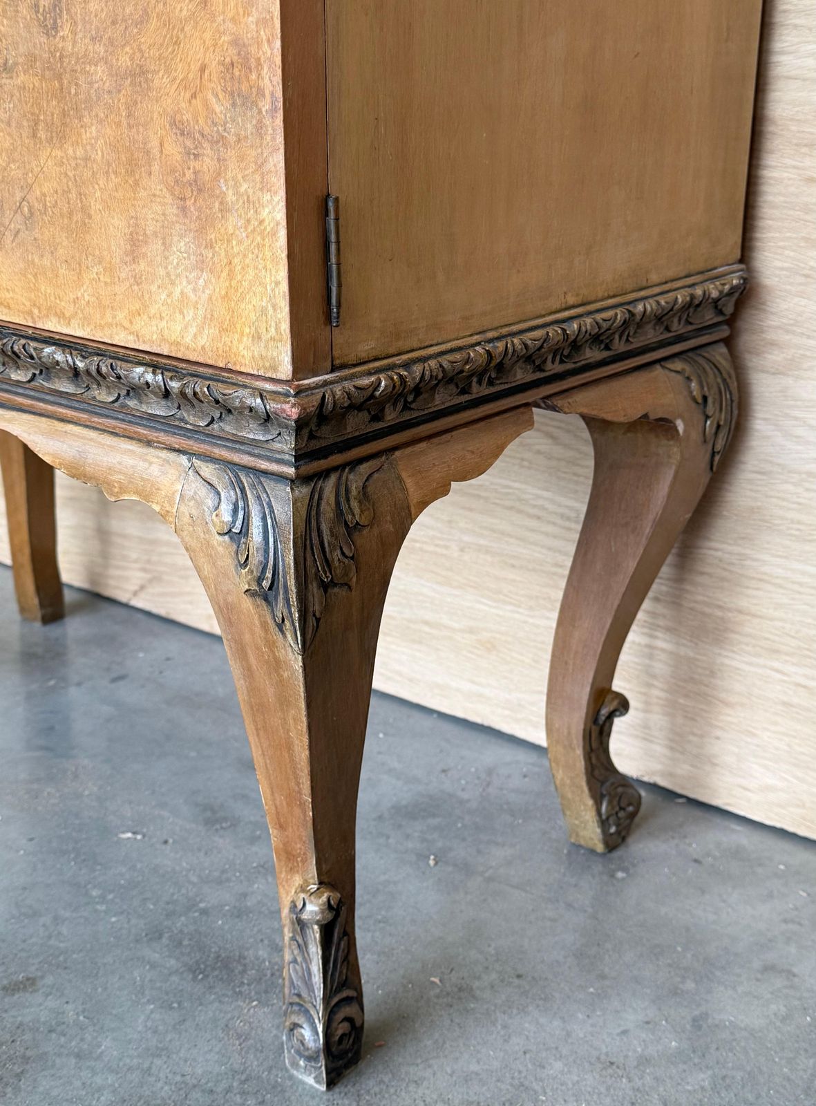 Tables de chevet italiennes du début du XXe siècle en chêne clair à deux portes photo buy