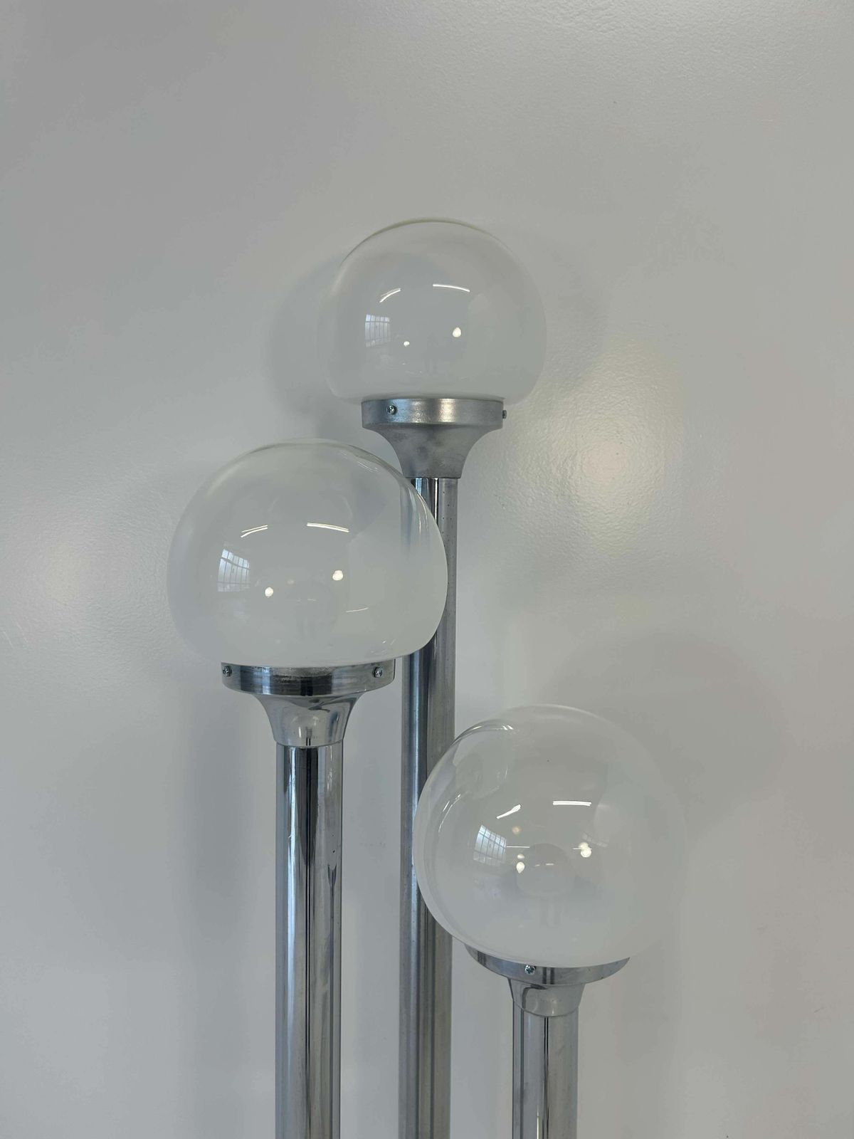 Italian Chrome And Murano Glass Floor Lamp Attr. Mazzega, 1970s photo vinterior
