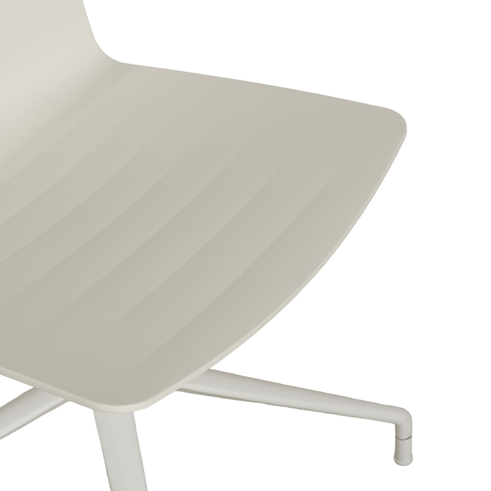 Set van 6 Andreu World Plastic Chairs – Wit/Crème – Handmatige Functie photo Meubels
