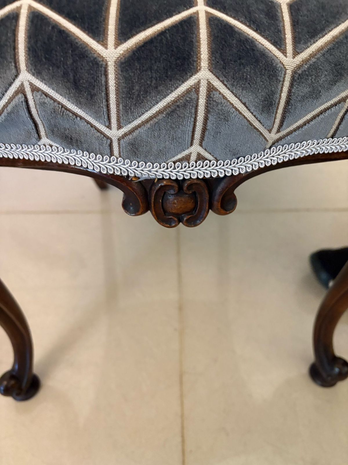 Pair Of Antique 19th Century Quality Carved Rosewood Side Chairs photo vinterior