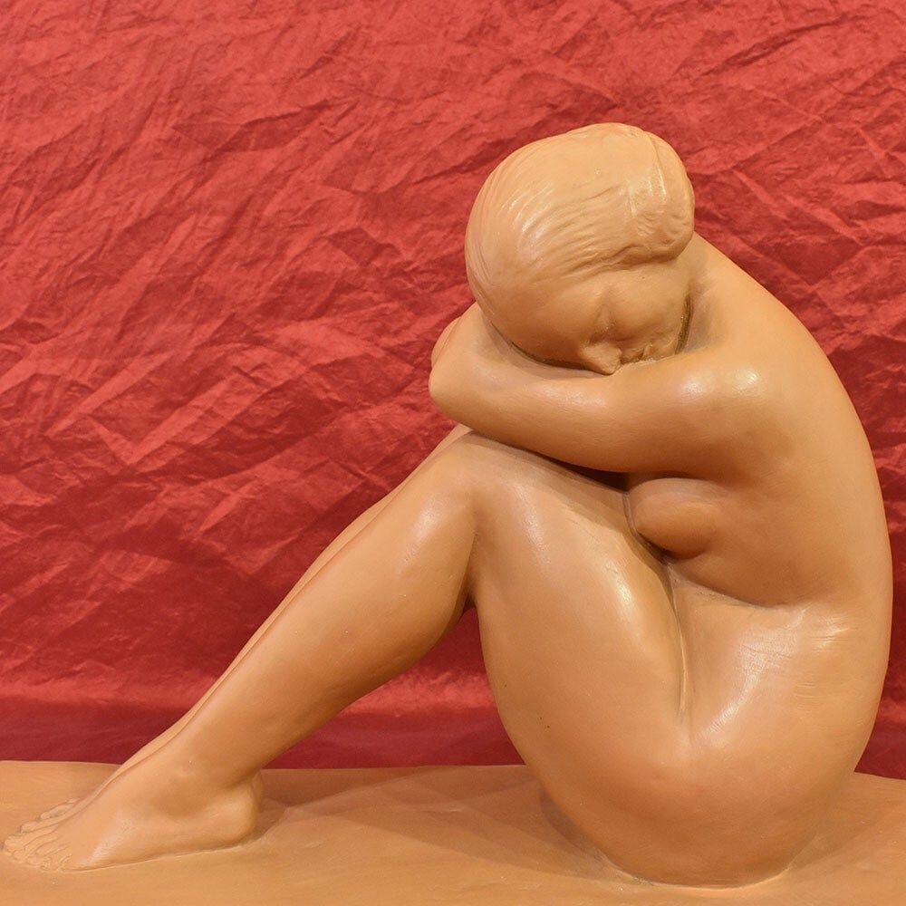 Art Déco Sculpture, Terracotta, Crouching Young Woman, Amedeo Gennarelli, 20th Century. photo for sale
