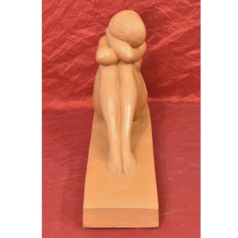 Art Déco Sculpture, Terracotta, Crouching Young Woman, Amedeo Gennarelli, 20th Century. photo vinterior