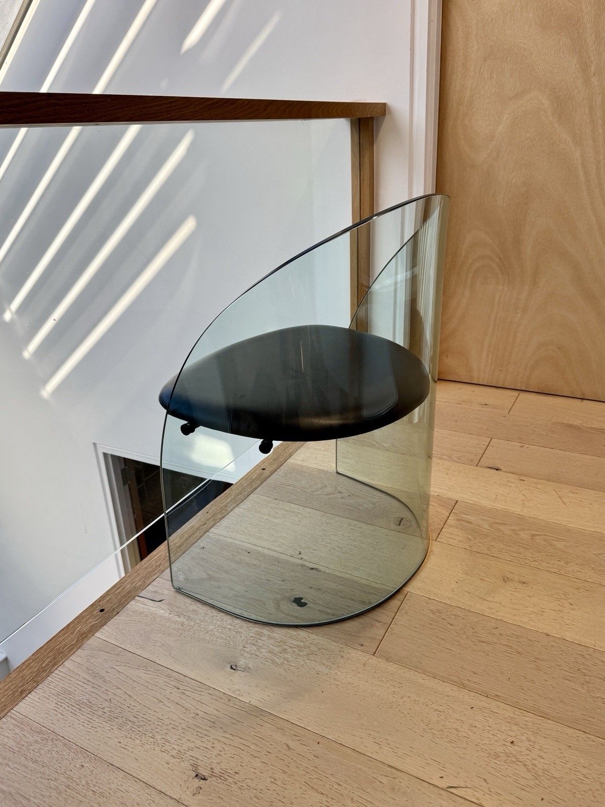 photo vinterior 1980s Glass Framed Chair By Fiam Of Italy In The Style Of Louis Dierra
