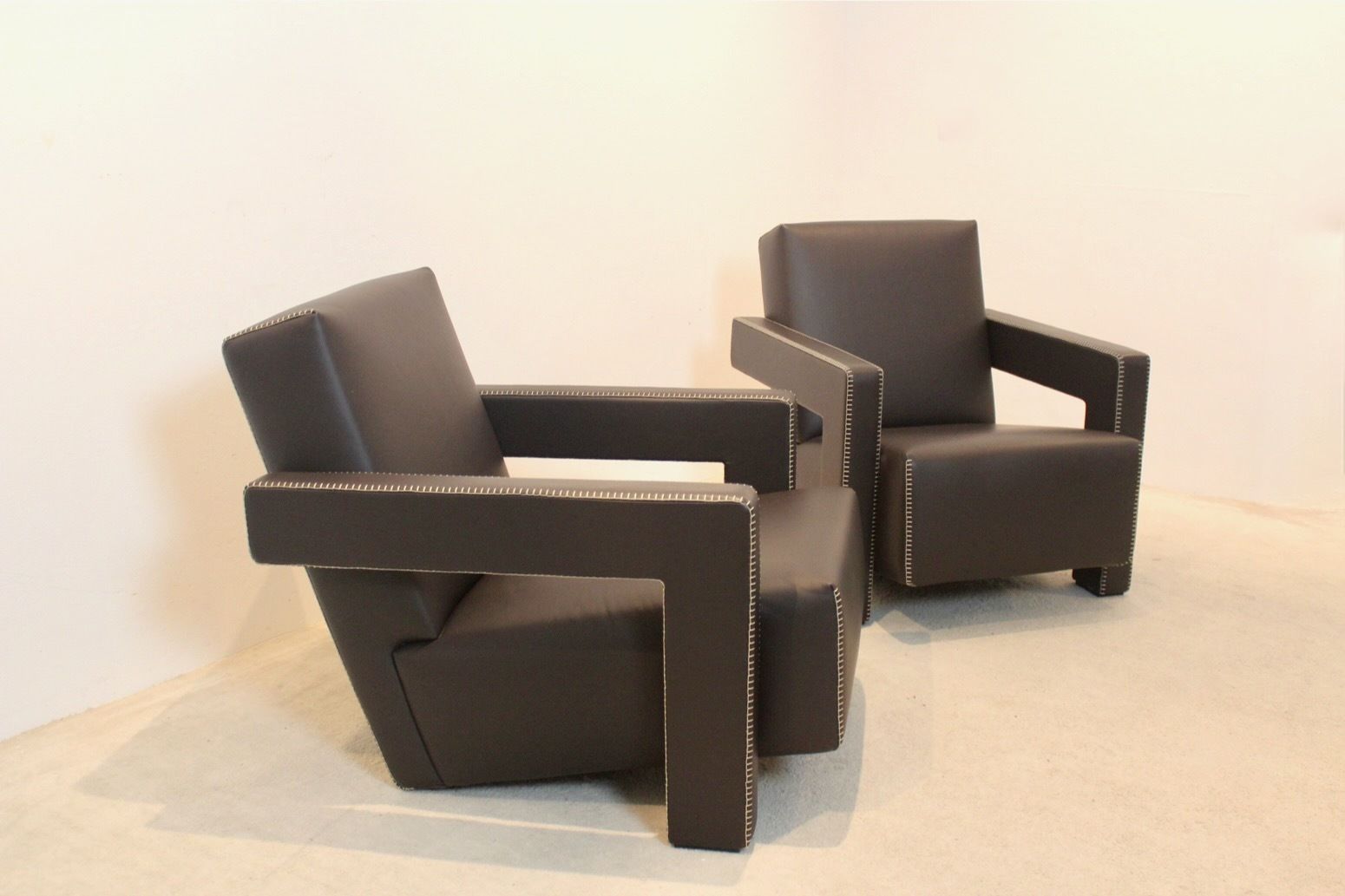 Gerrit Rietveld For Cassina – Pair Of Iconic ‘Utrecht’ Chairs In Leather photo 11404.0