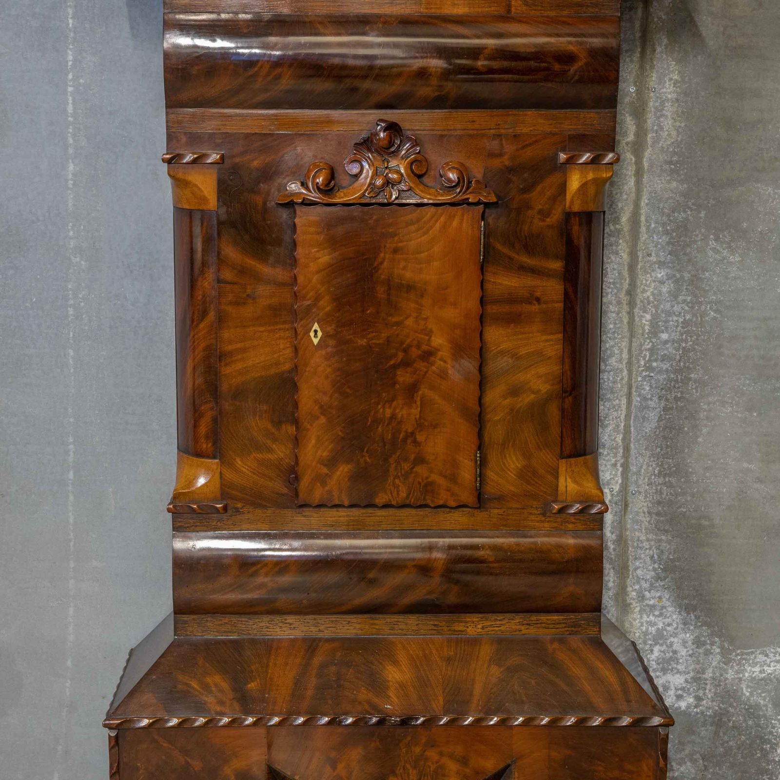 Mahogany Long Case Clock photo vinterior