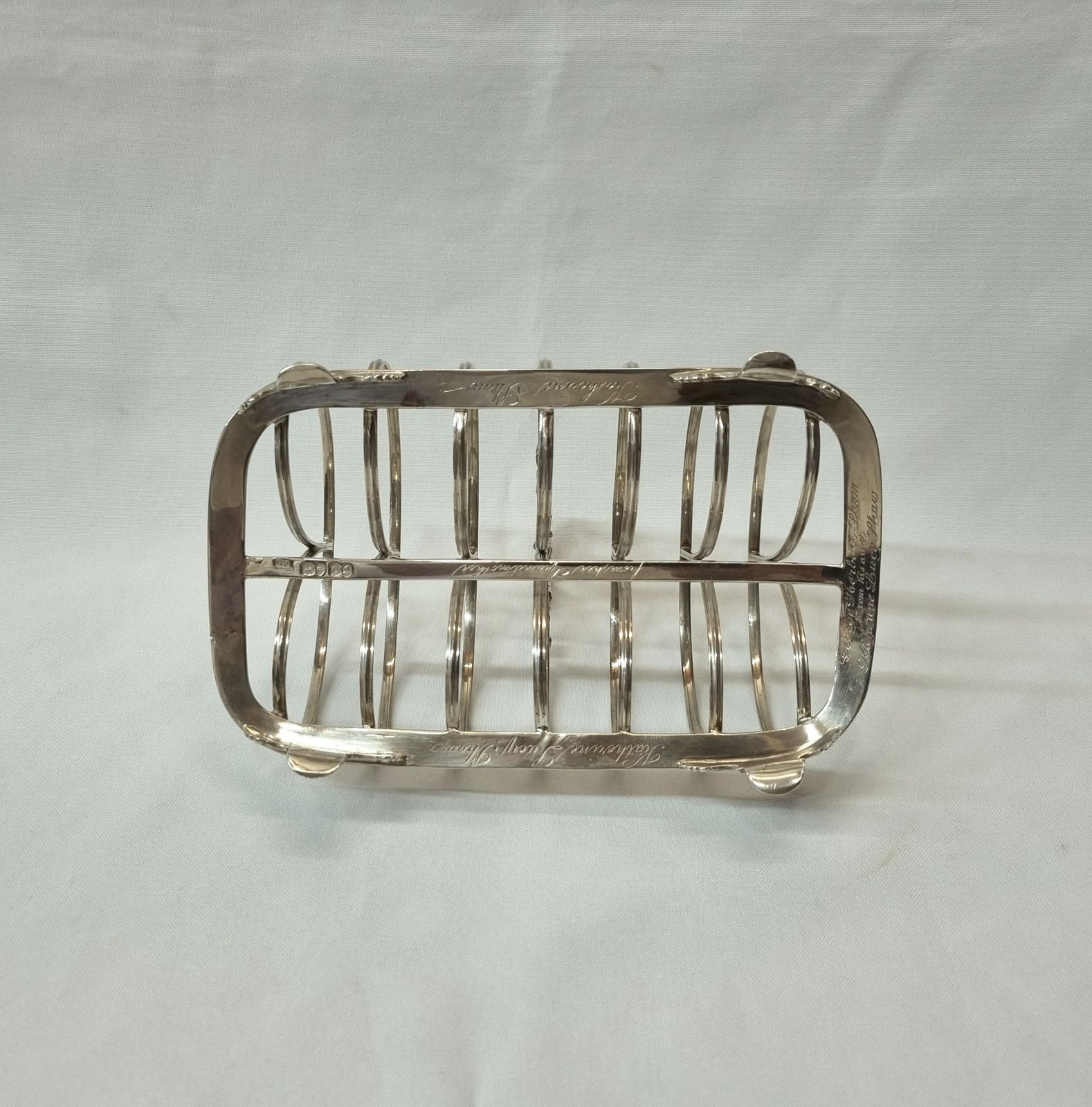 photo for sale A Very Fine Georgian Sterling Silver Six Slice Toast Rack, By Robert Hennell II And Fully Hallmarked For The London Assay Office 1829, 289g.