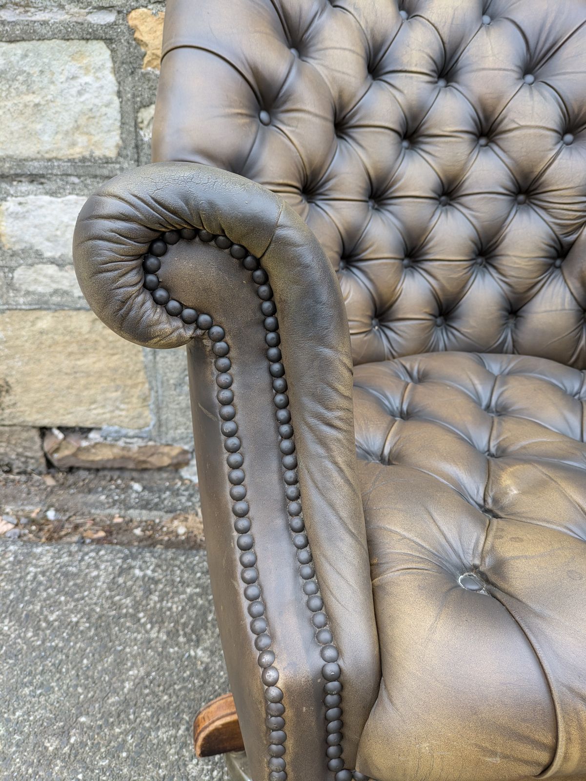 Vintage Tan Leather Chesterfield Style Swivel Directors Chair photo 459.0