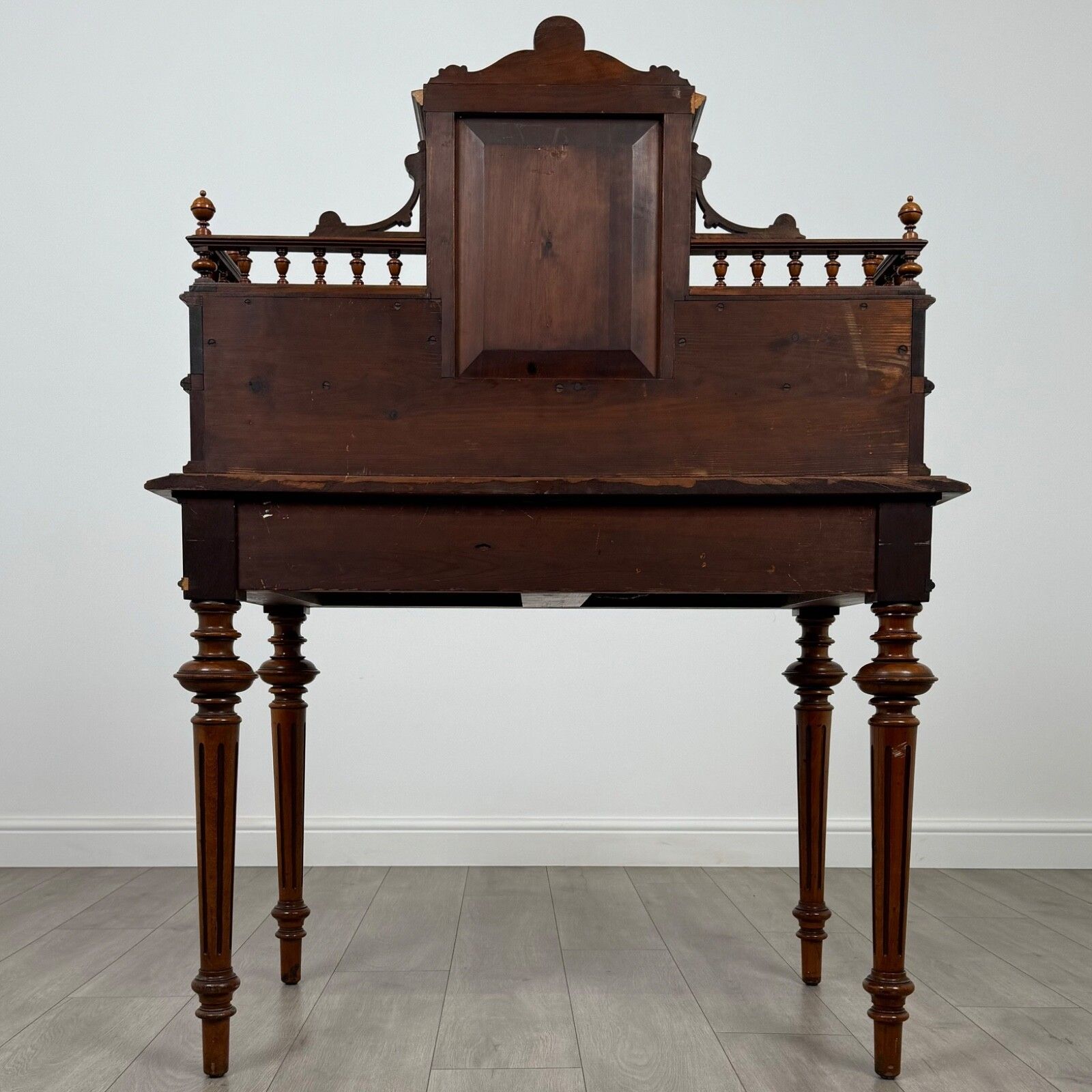 Antique 19th Century Fine Quality French Writing Table In Walnut photo vinterior