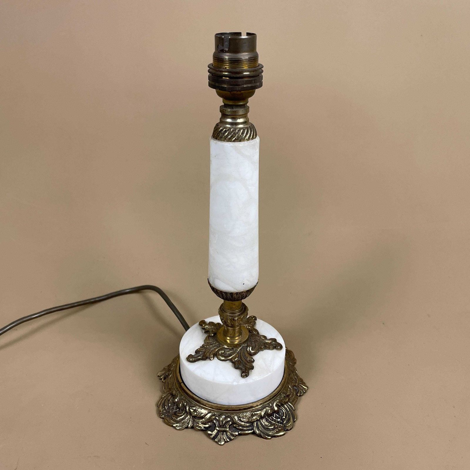 Antique White Onyx Marble Lamp Light Small Short Bedside Brass Gold Ornate Vintage Round Base With Feet Column