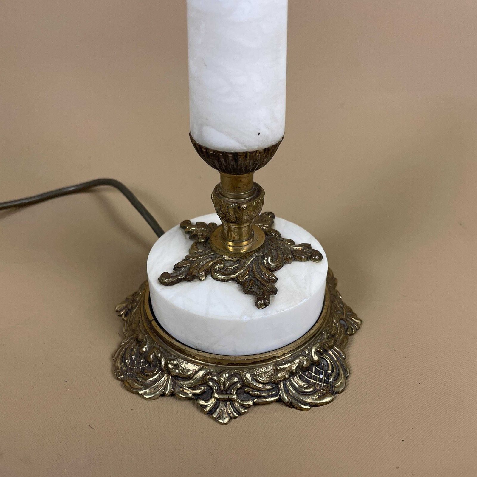 Antique White Onyx Marble Lamp Light Small Short Bedside Brass Gold Ornate Vintage Round Base With Feet Column photo furniture