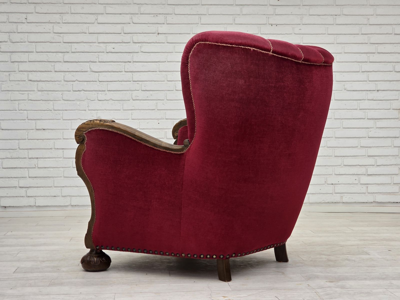 Ca. Jaren 1960, Deense Relaxfauteuil, Kersrood Meubelvelours, Eikenhout. photo buy