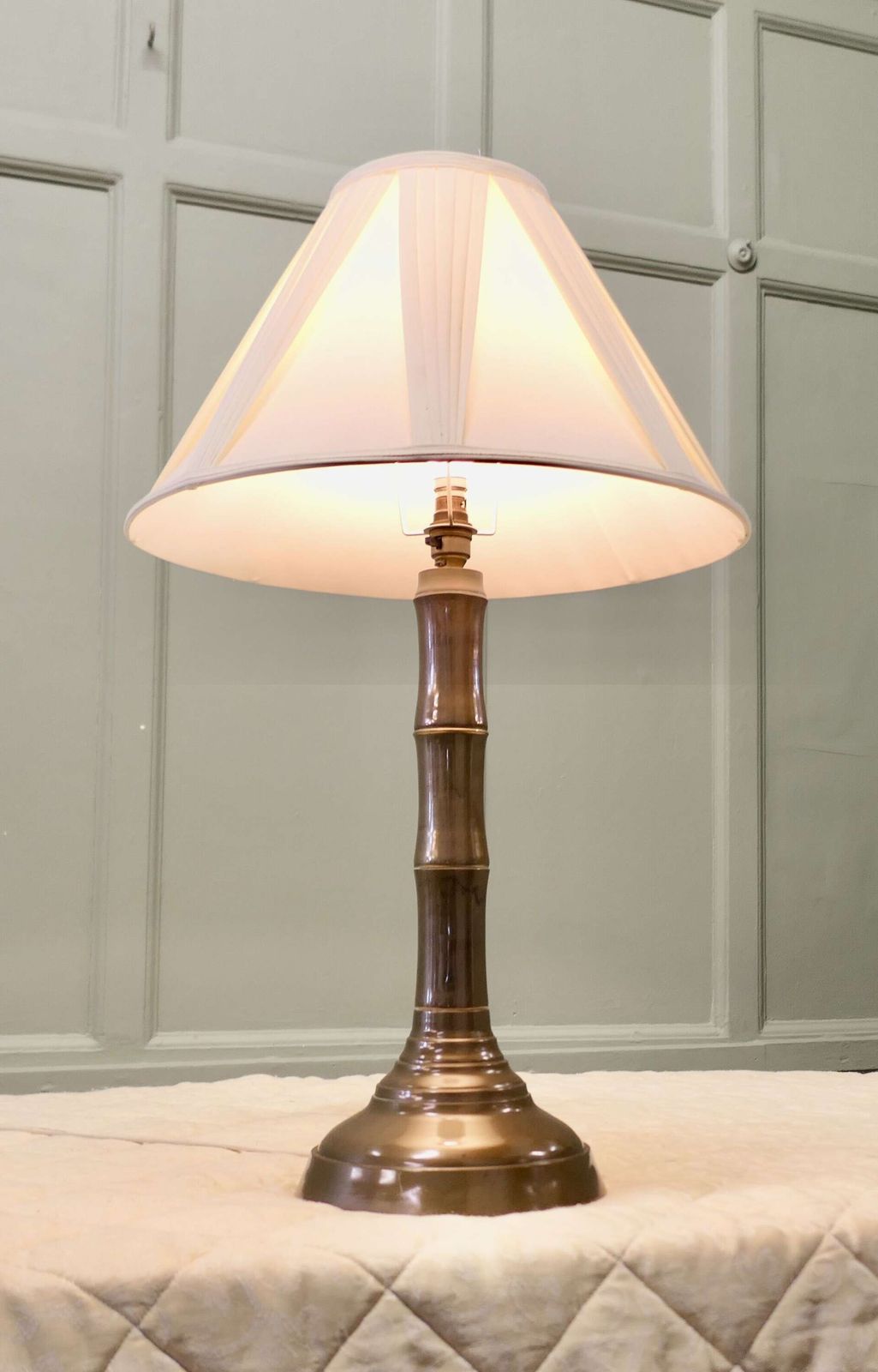 Simulated Bamboo Brass Table Lamp photo Lighting