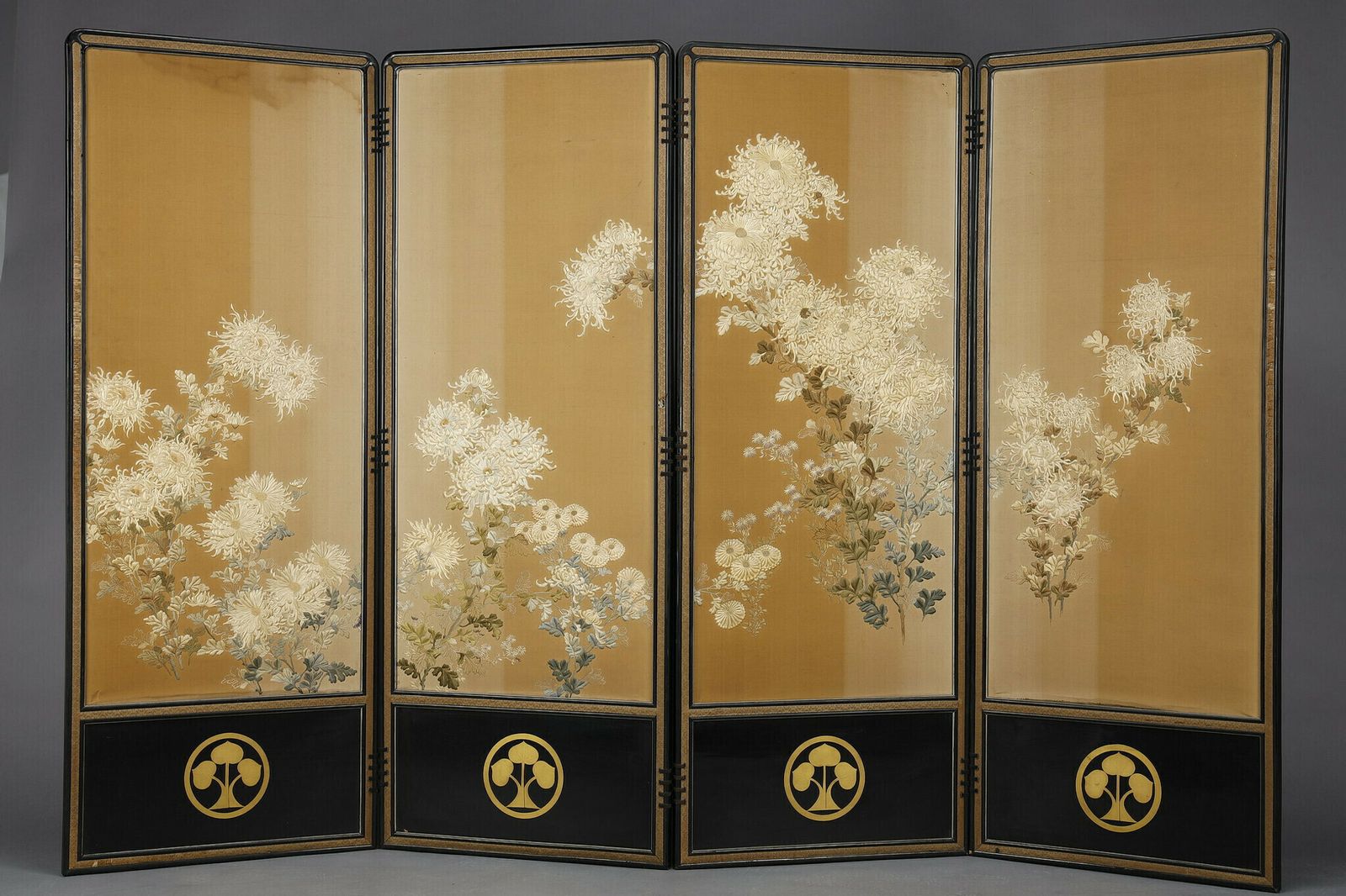 Beautiful Chrysanthemum Screen With The Honda Clan Coat Of Arms. Meiji Japan photo for sale