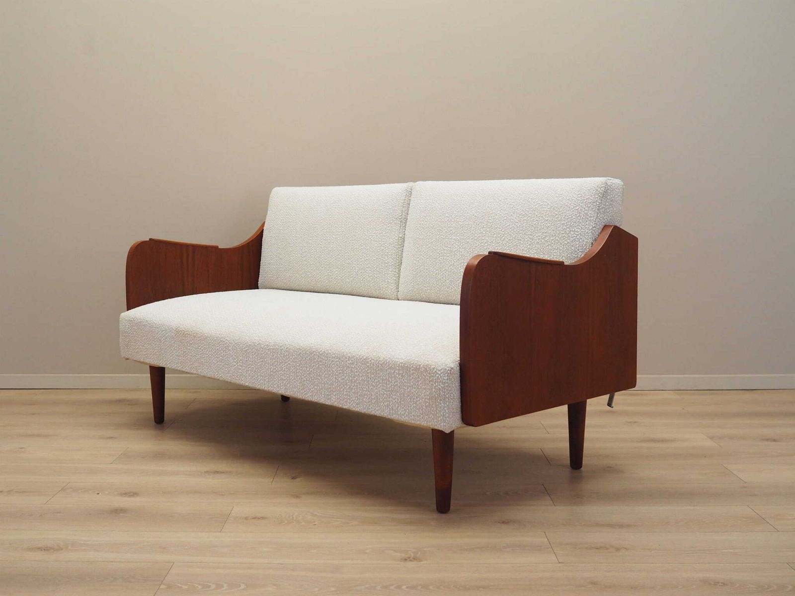 Beige Bank, Deens Design, Jaren 1970, Geproduceerd In Denemarken photo for sale