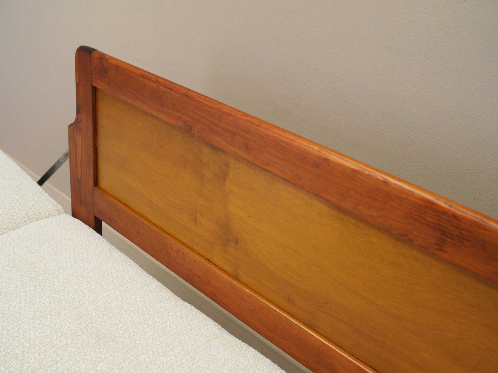photo furniture Beige Bank, Deens Design, Jaren 1970, Geproduceerd In Denemarken