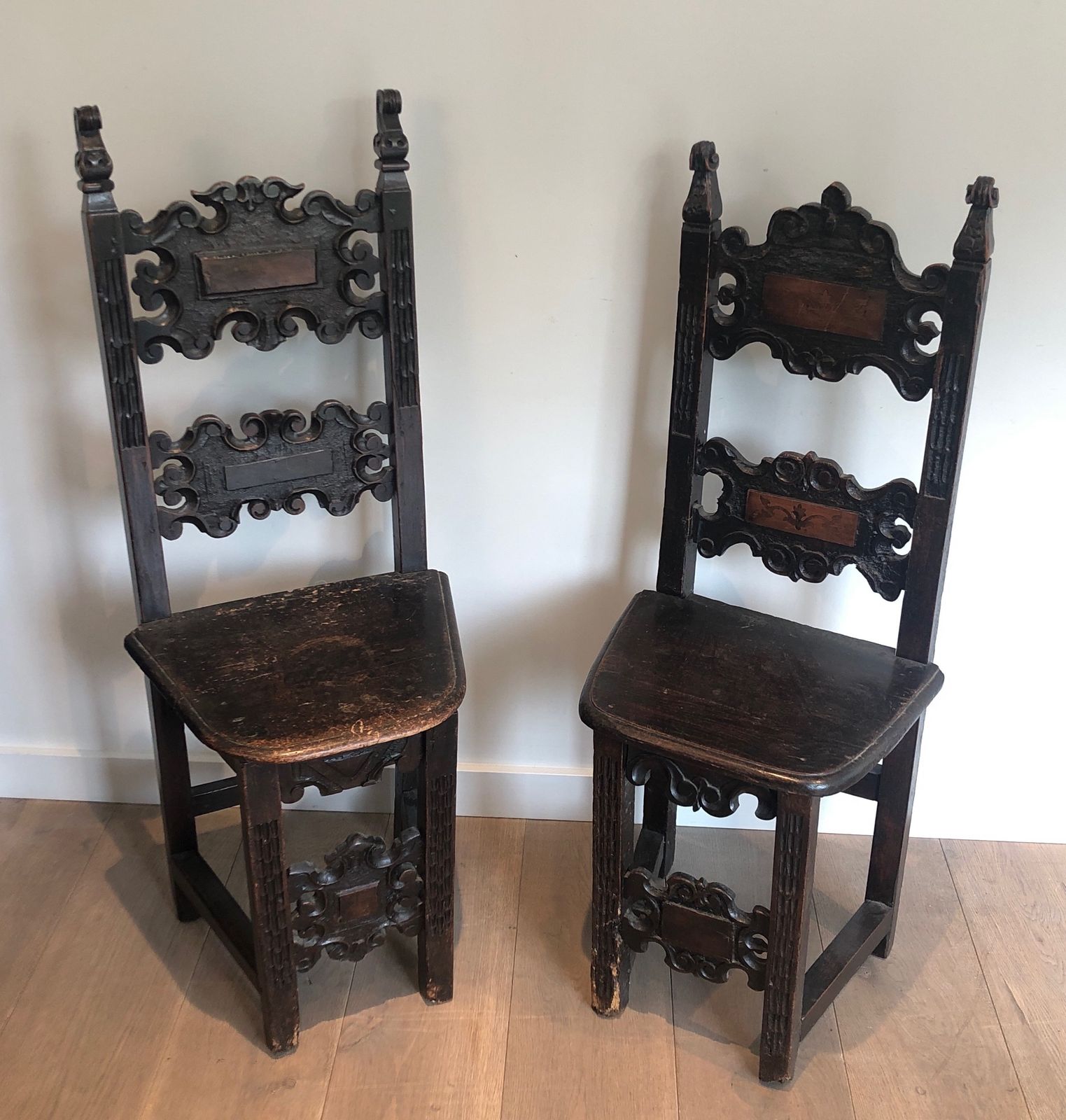 photo vintage Set Of An Italian Renaissance Period Armchair And Pair Of Walnut Chairs