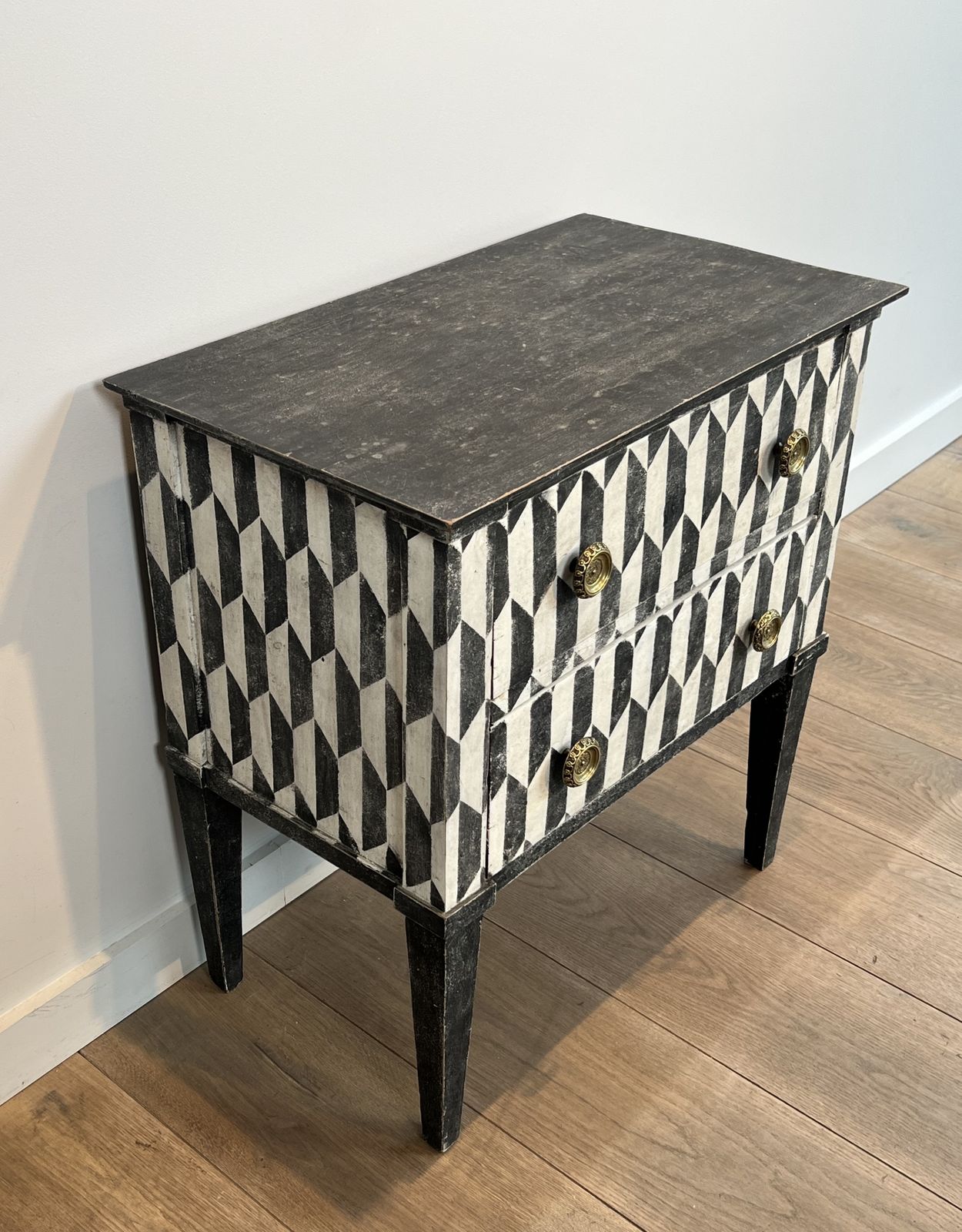 2450.0 Small Italian Chest Of Drawers Opening With 2 Drawers Patinated With A Trompe L'oeil Checkerboard photo