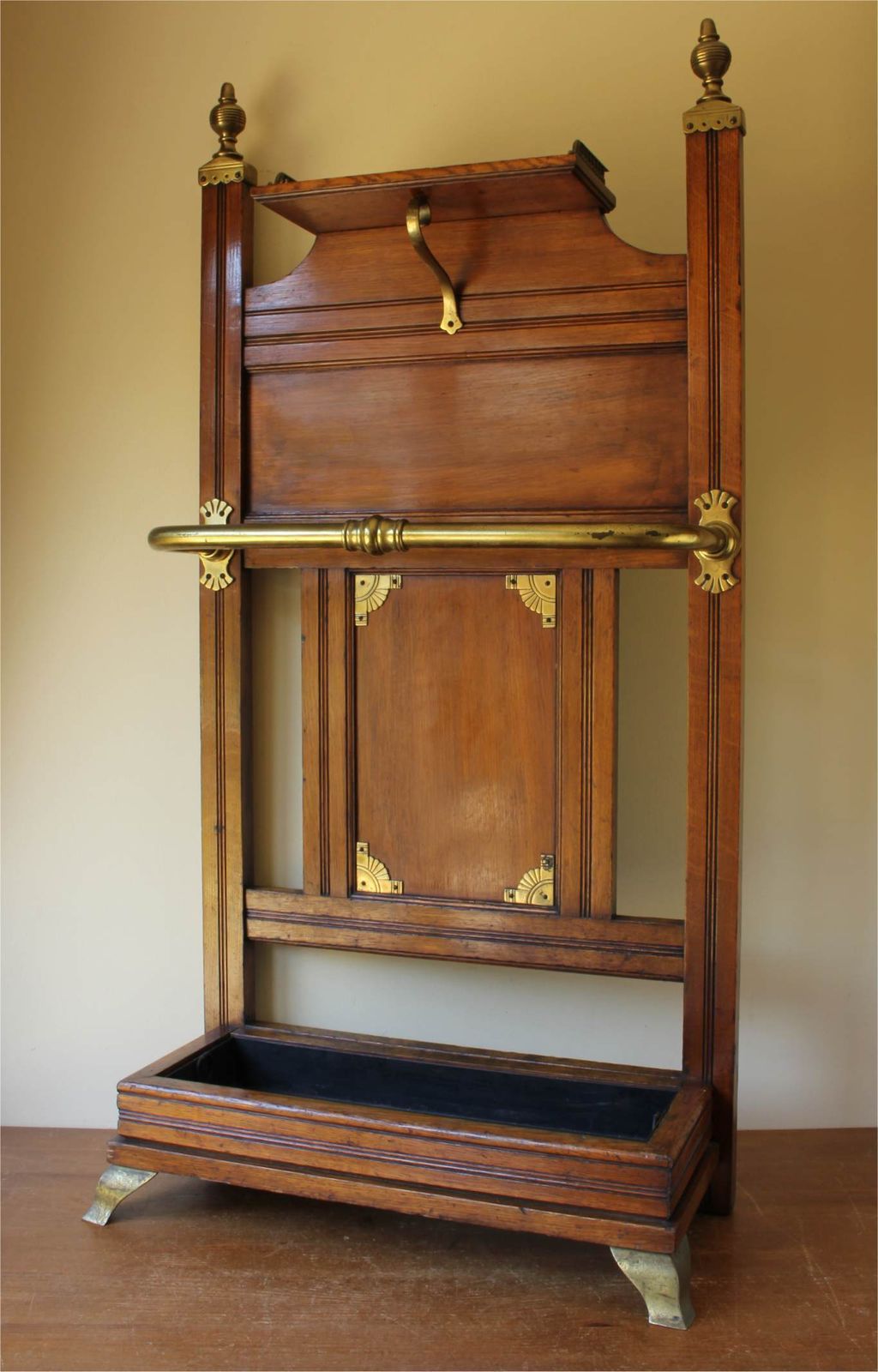 James Shoolbred Oak Hall Stick Stand. Arts & Crafts Umbrella Stand Rack. photo furniture