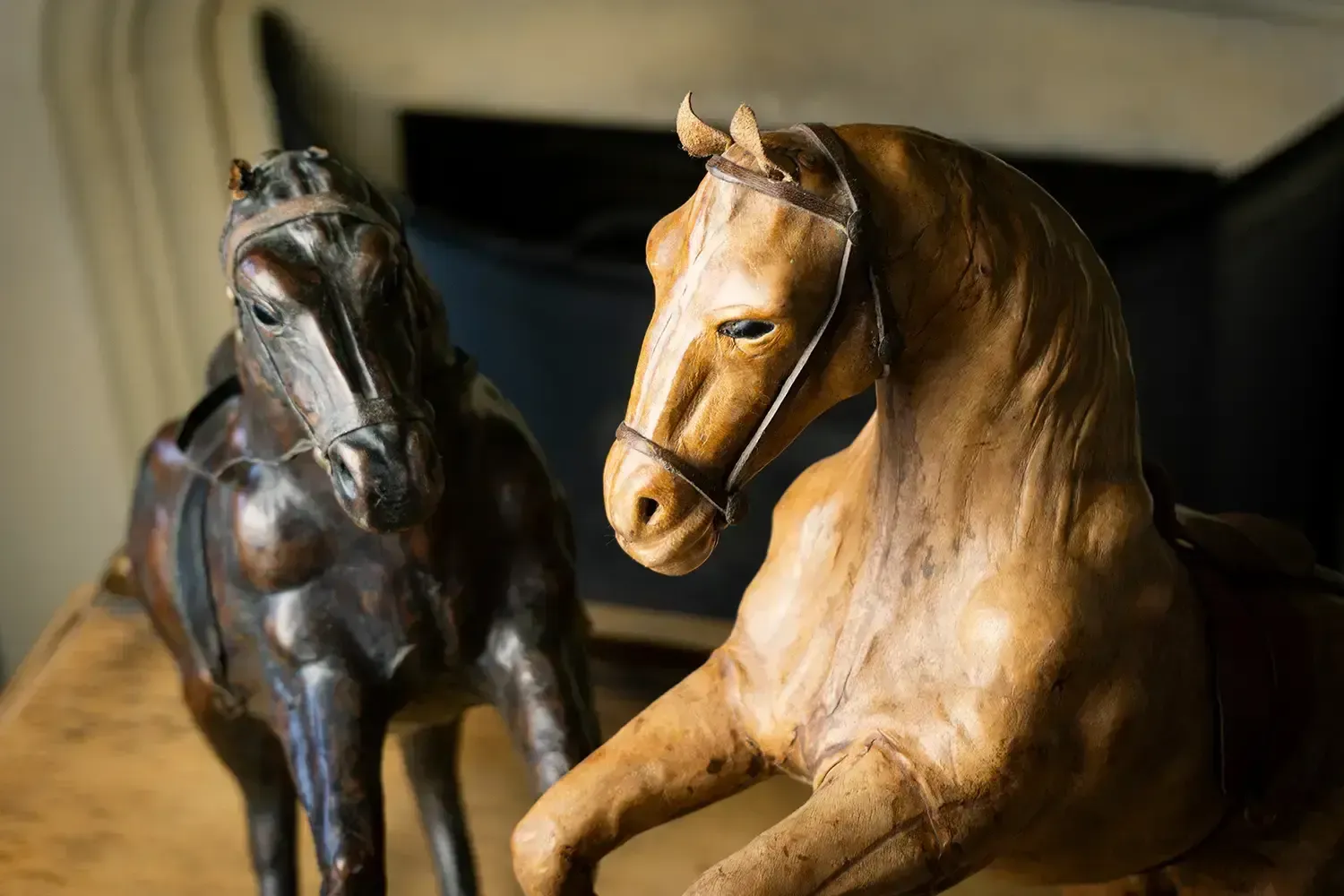 Pair Of 19th Century French Leather Horse Sculptures In Dynamic Rearing Pose photo vinterior