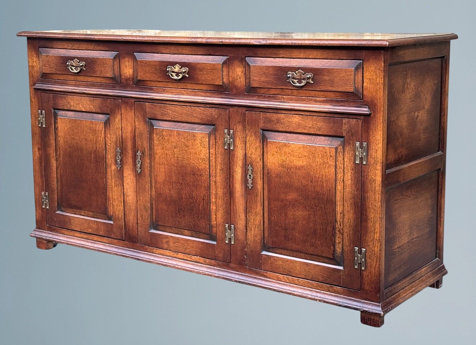 Good Quality Oak Dresser Base photo 535.0