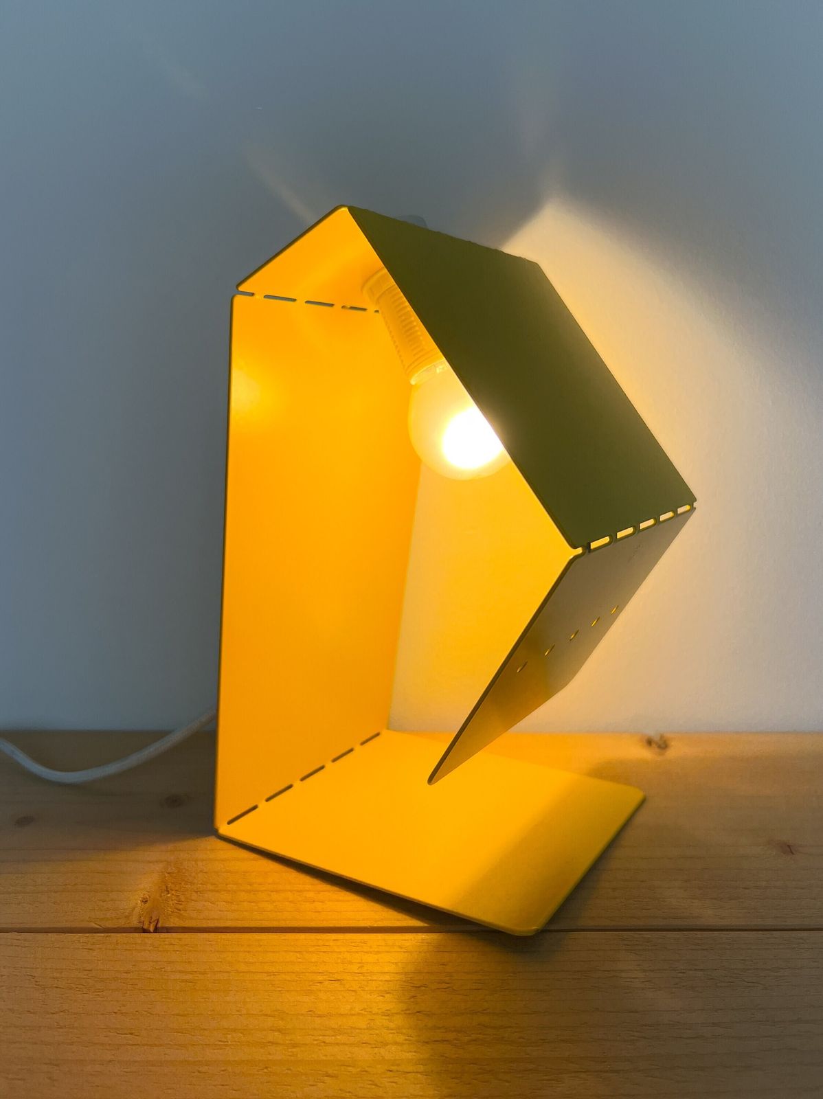 Vintage Tafellamp 'Teruki' – Geel – Frans Design – Metaal – Y2k photo Verlichting