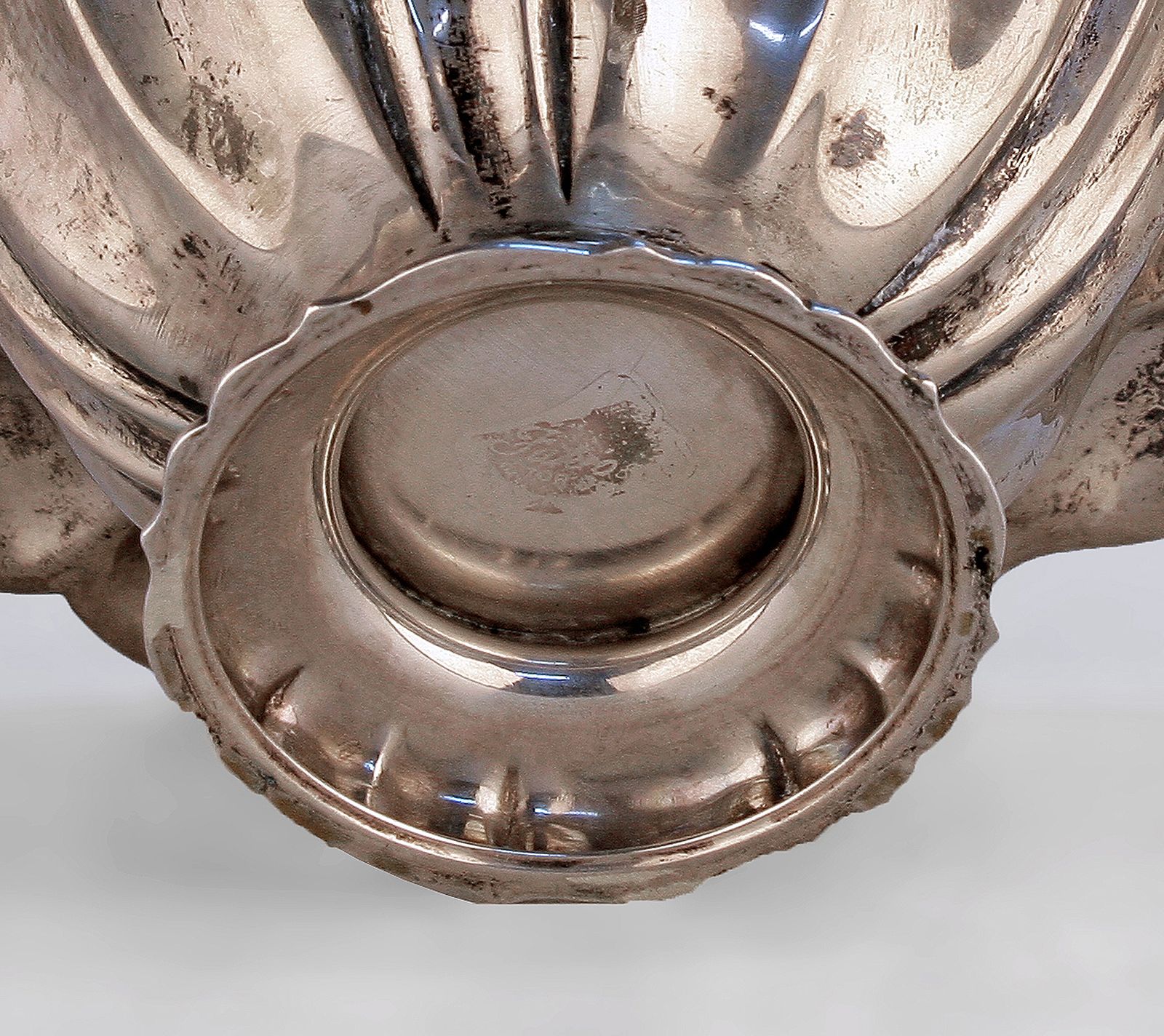 Art Nouveau Austrian Polished Silver Plated Centerpiece Bowl By Josef Hoffmann For Wiener Werkstätte photo buy