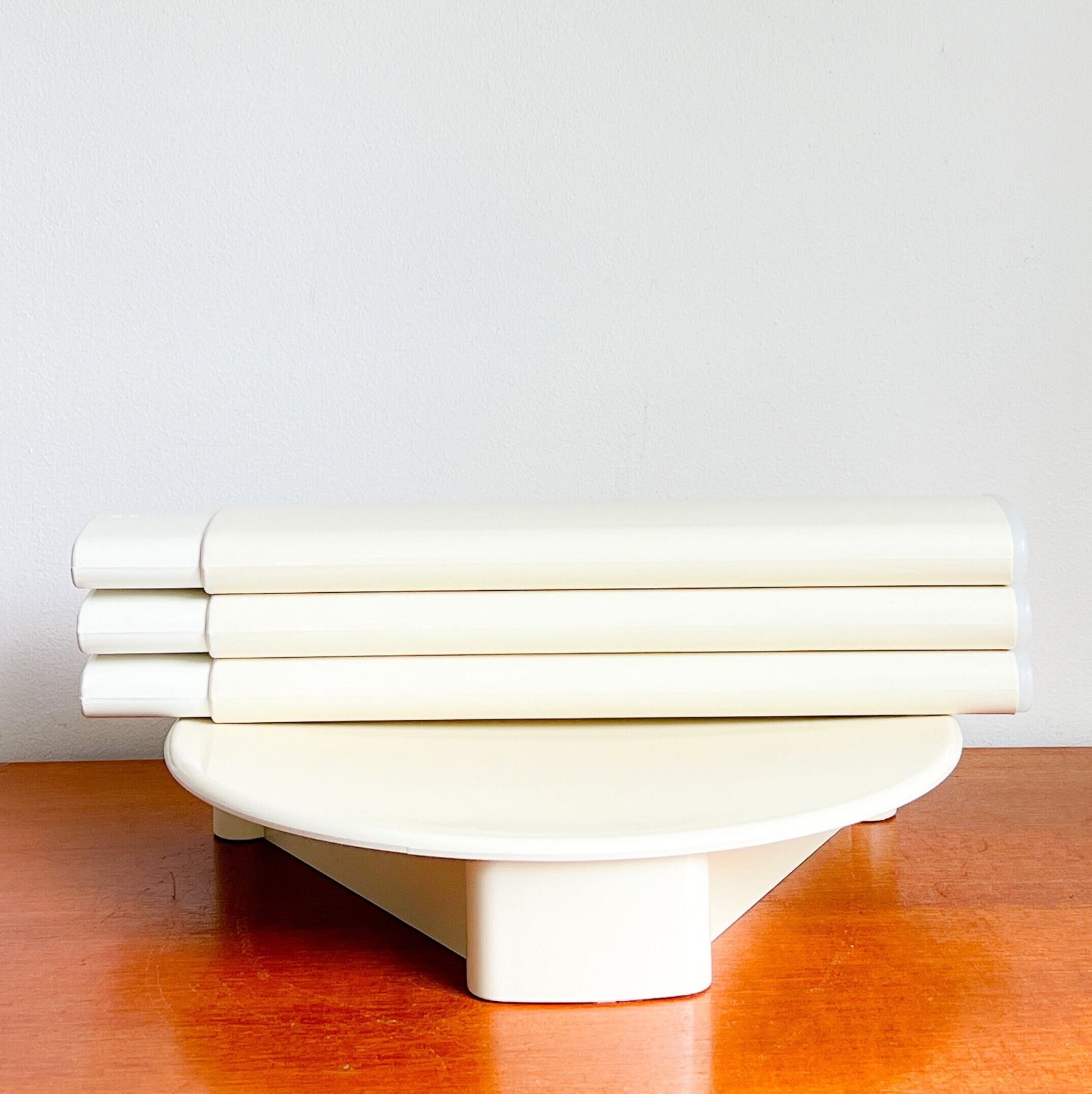 Vintage 'Gedy Italy' Kruk – Jaren 70 – Ontwerp Van Olaf Von Bohr – Wit – Trio – Driepoot photo buy