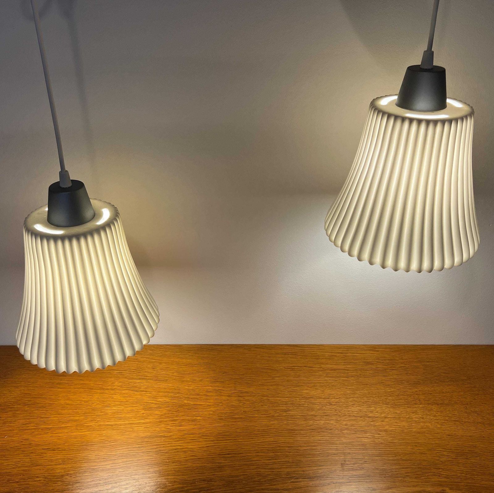 Zeldzame Vintage Ikea 'Bista' Geplooide Plafondlamp | Jaren 80/90 | Porselein | Uitstekende Staat photo vinterior
