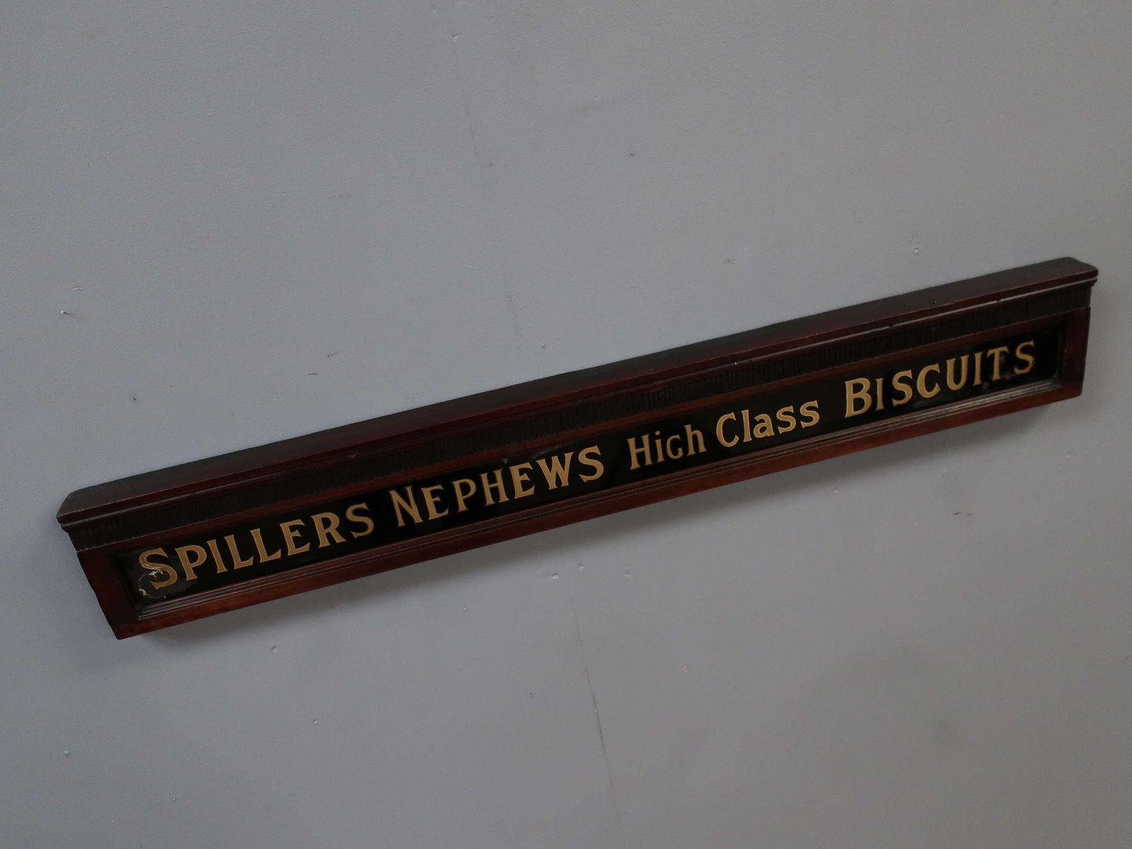 photo vinterior Spillers Nephews Biscuits ~ Gilt Glass Advertising Sign