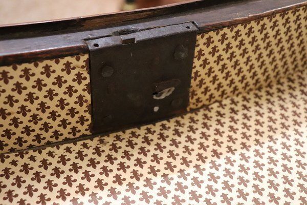 Antique Chest Of Drawers In Walnut, 18th Century photo for sale