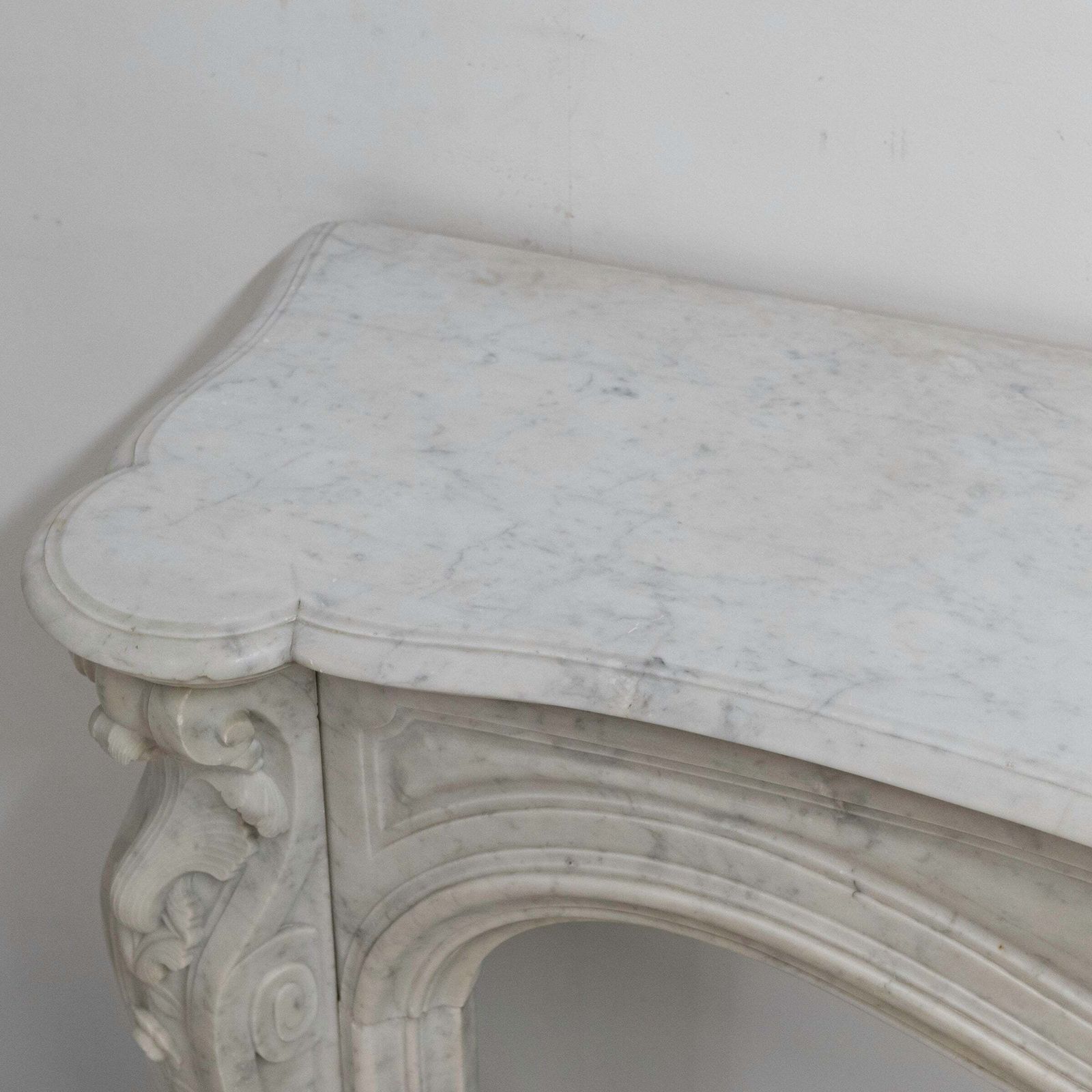 Antique French Style Carrara Marble Chimneypiece photo vinterior