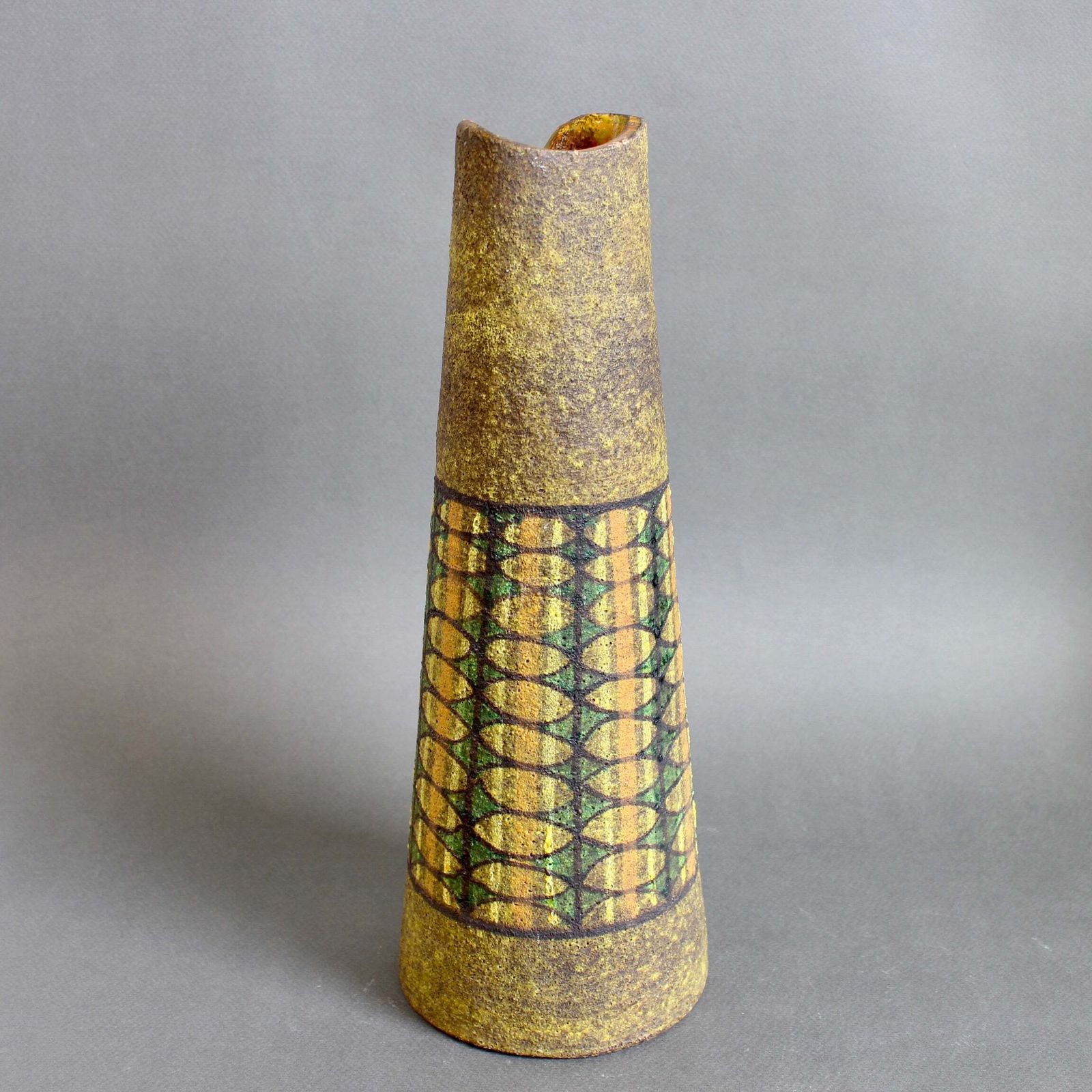 Mid Century Italian Earthenware Flower Vase By Aldo Londi For Bitossi (Circa 1950s) photo 900.0
