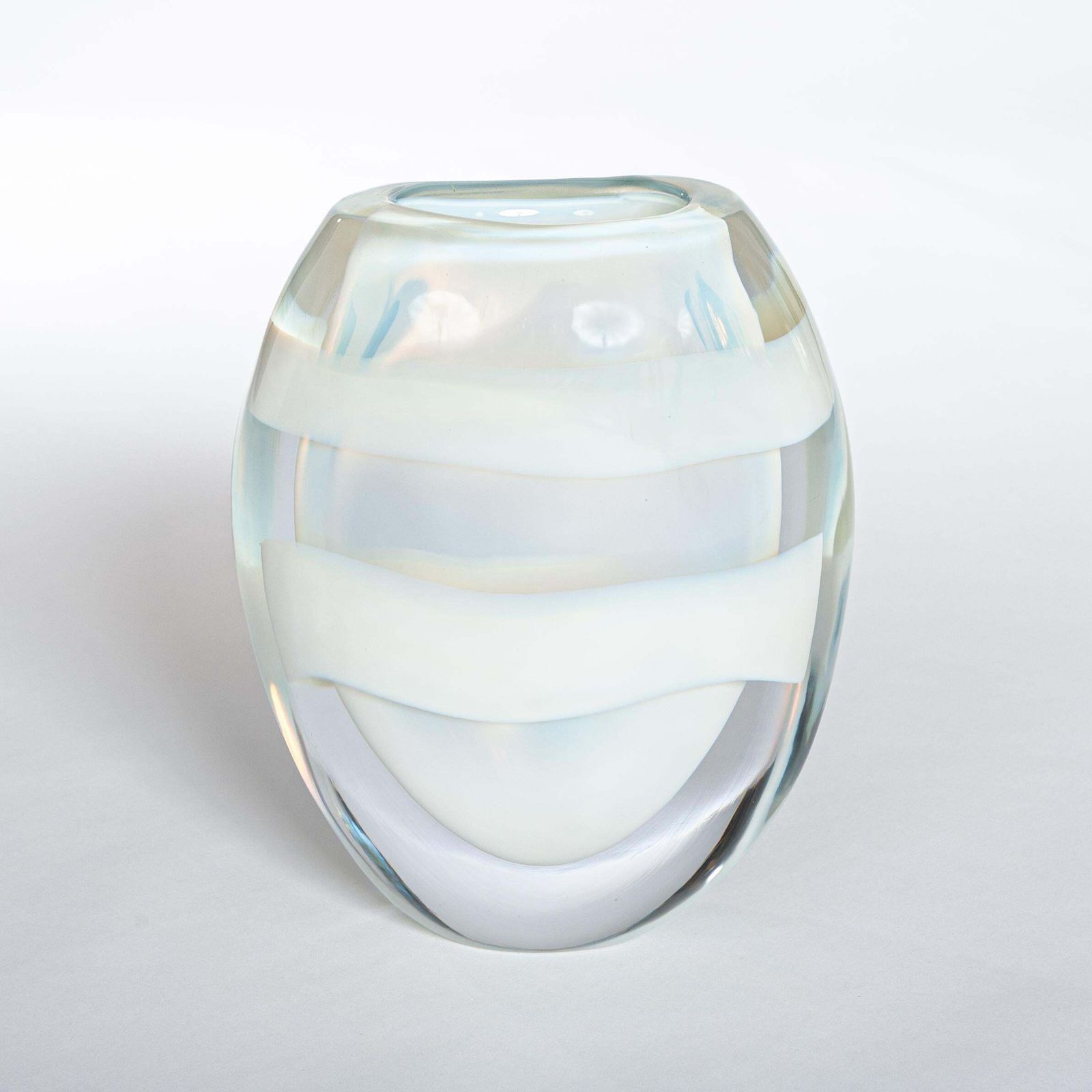 Modern Italian Heavy Opalescent Murano Glass Vase Signed By P. Signoretto photo furniture