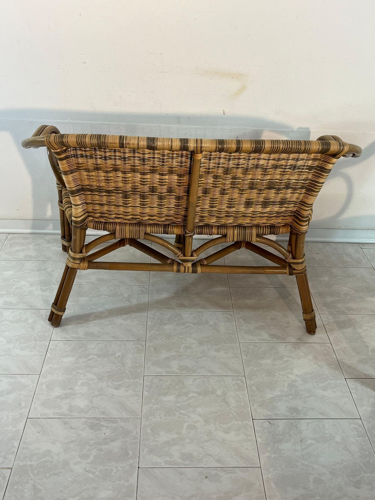 photo furniture Set Of 4 Wicker Sofa Armchairs Coffee Table Made In Italy 1960s