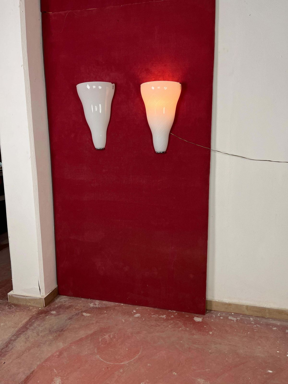 photo furniture Set Of 2 Large Murano Glass Wall Lamps Leucos, 1980s