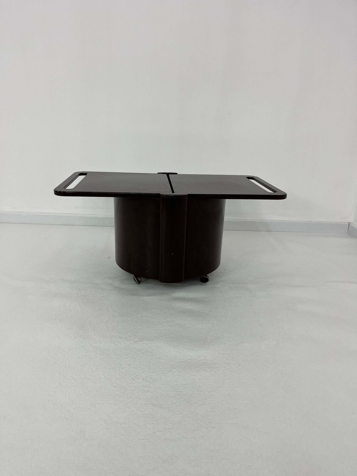 photo furniture Space Age 1970s Convertible Coffee Table Livia Castelli For Fain Italy