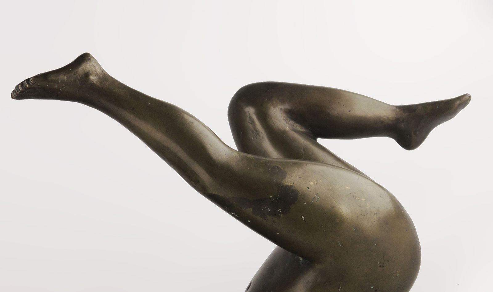 20th Century Bronze Figurative Sculpture Of A Lying Woman By Argentine Sculptor José Mariano Pagés photo buy