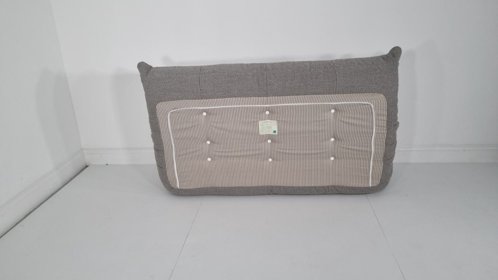 photo vintage Ligne Roset Togo Set 3 Seater, 2 Seater And Corner In Grey Boucle