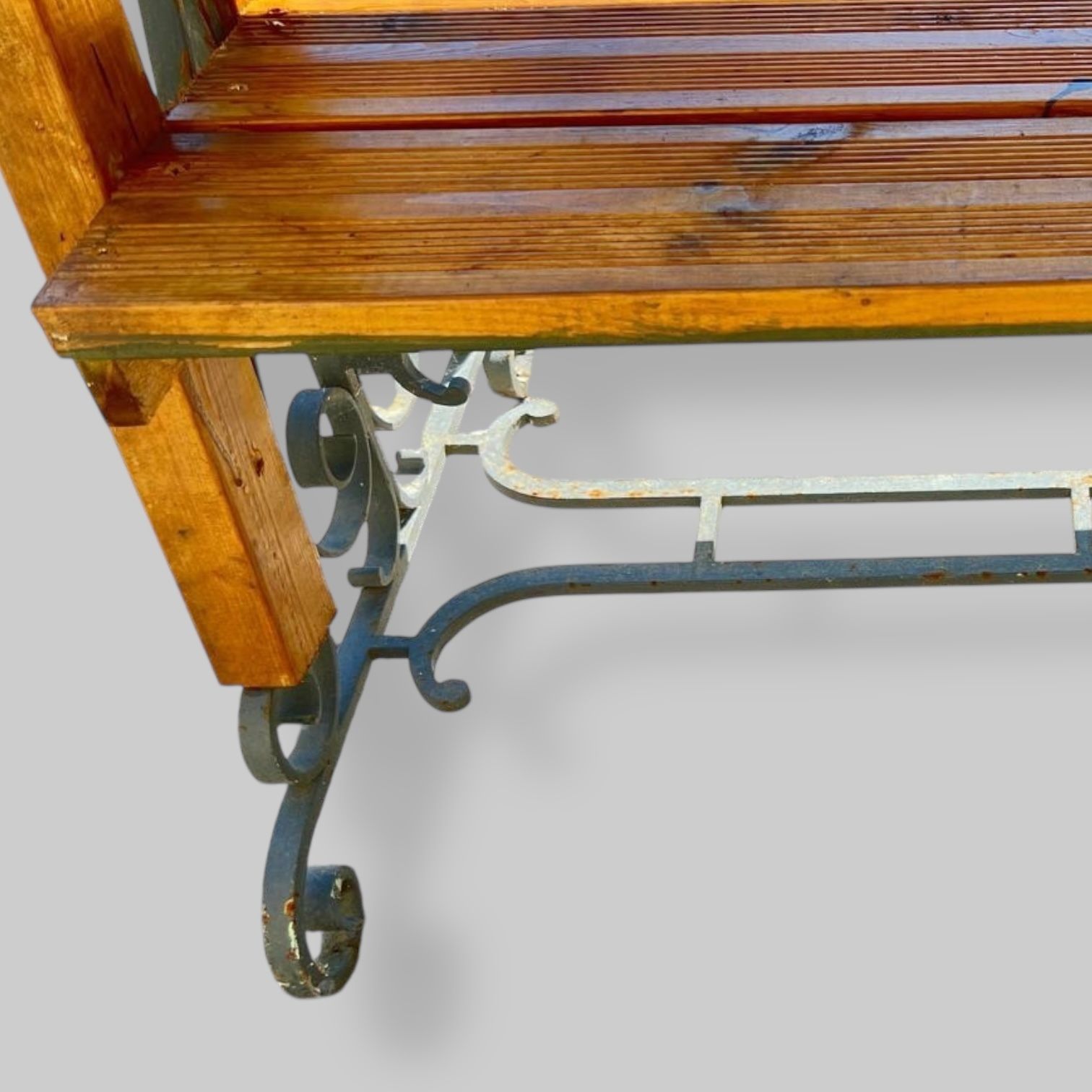 A Lovely Hand Made Garden Stand photo vinterior