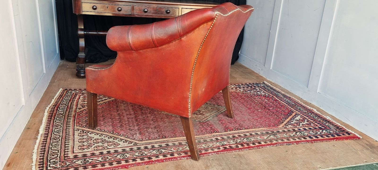 19th Century Ox Blood Red Leather Button Back Club Armchair. photo vintage